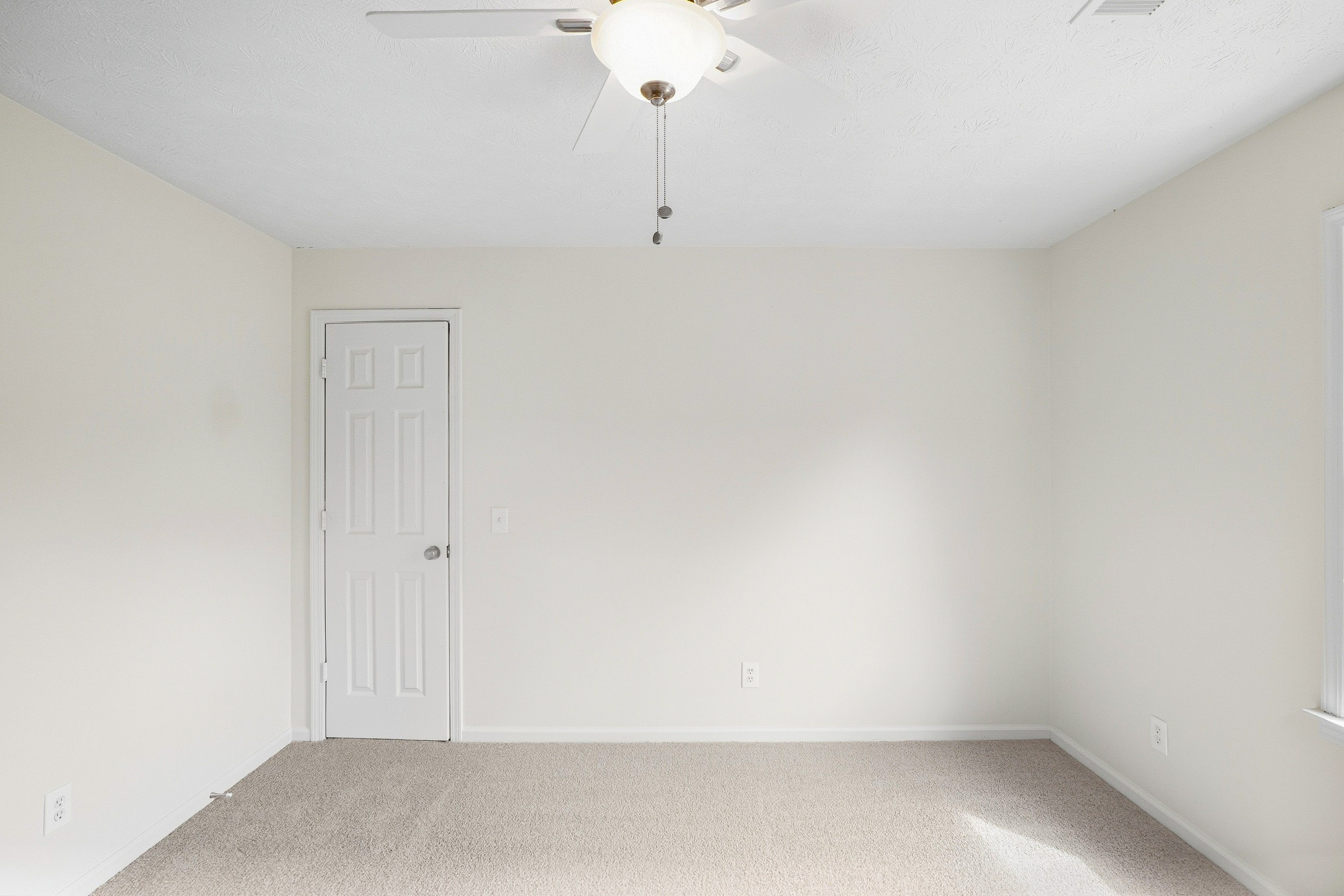 Photo 19 of 50 of 1502 Shoal Creek Dr SW, Conyers, GA
