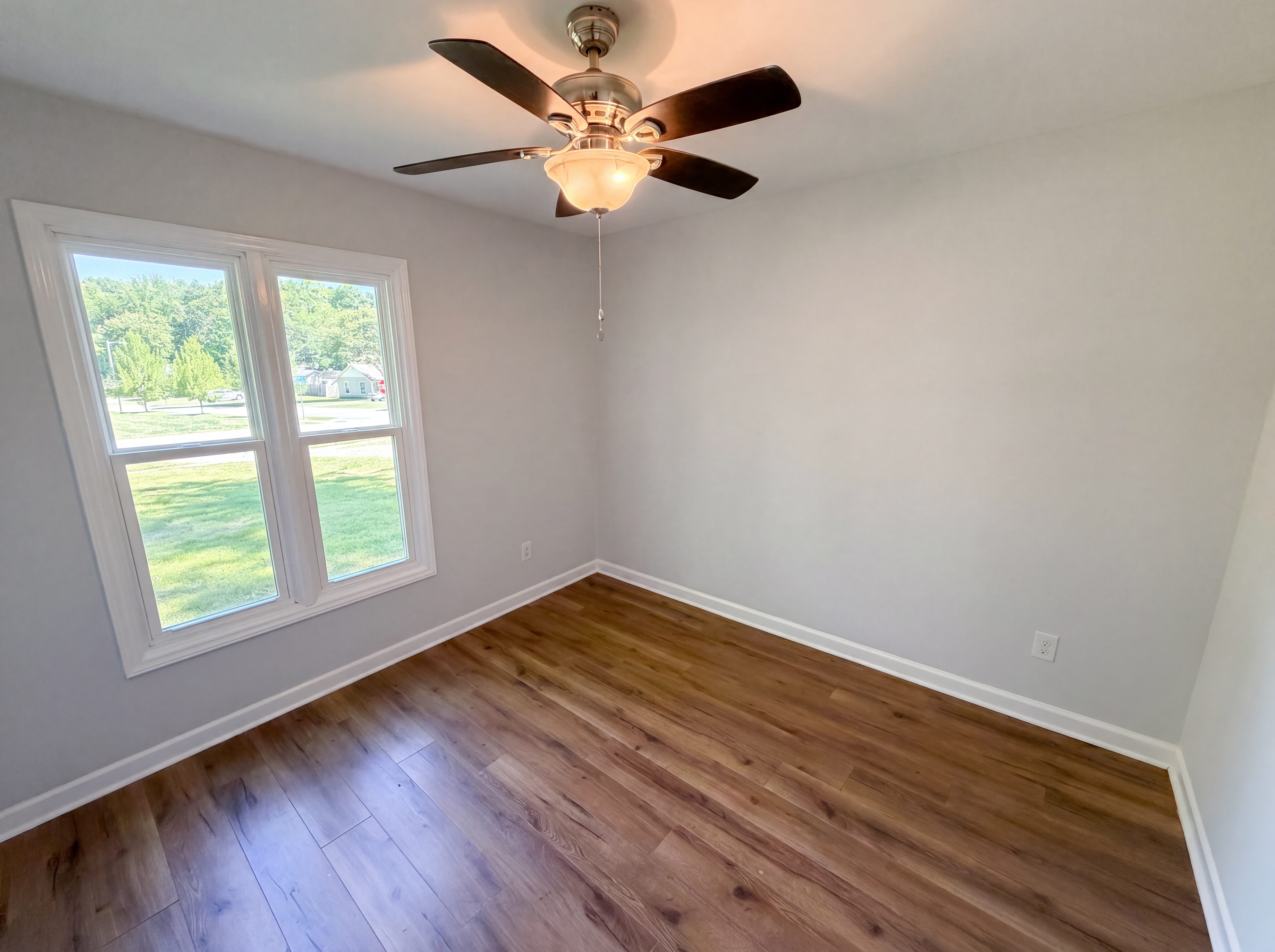 Photo 14 of 24 of 4554 Strangford Ave, Charlotte, NC