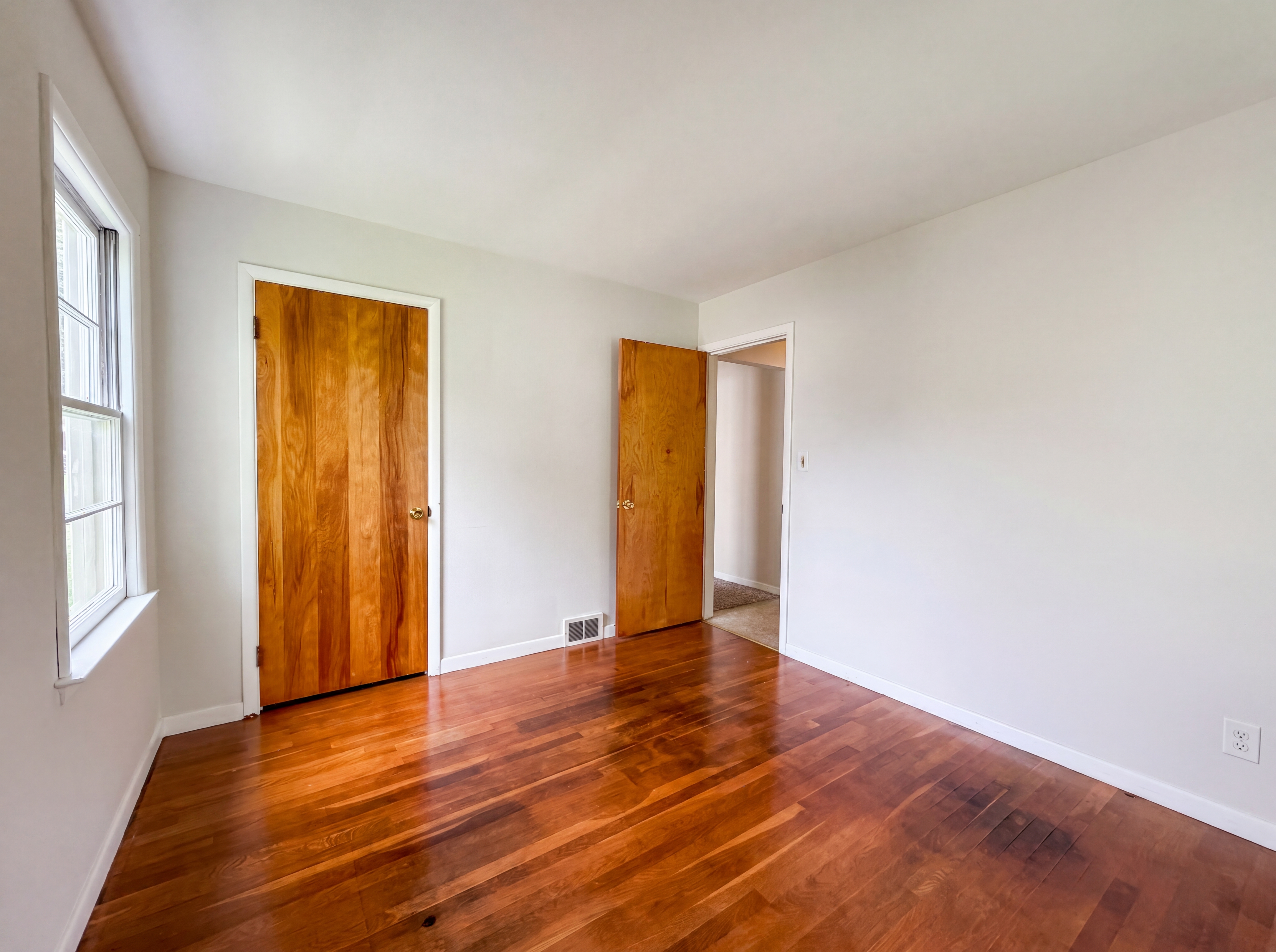 Photo 11 of 32 of 325 Kanawha Rd, Lancaster, OH