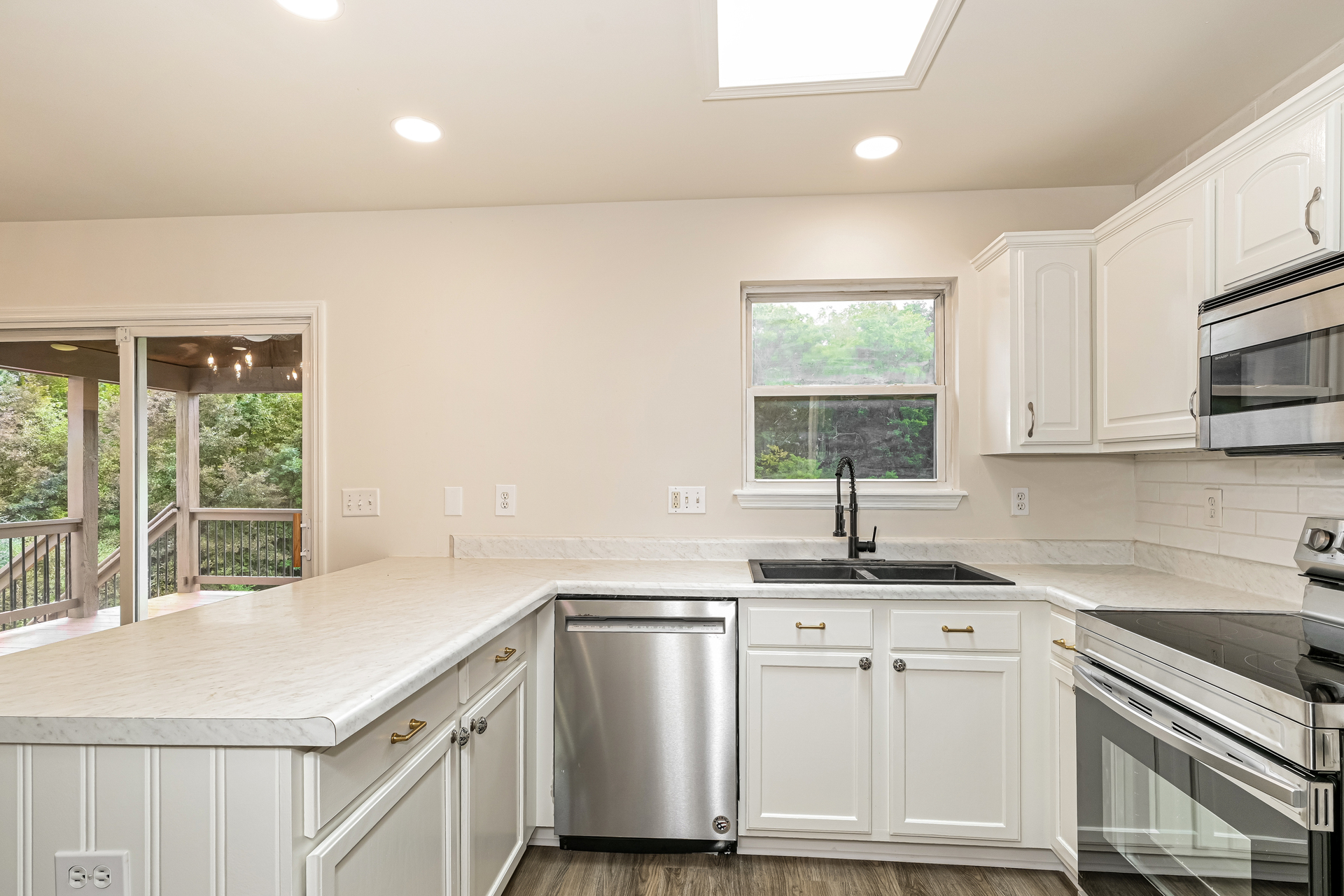 Photo 2 of 21 of 162 Trotters Creek Ln, Wright City, MO