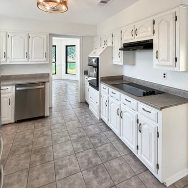 Property photo 2 of 1106 N Atkins Dr