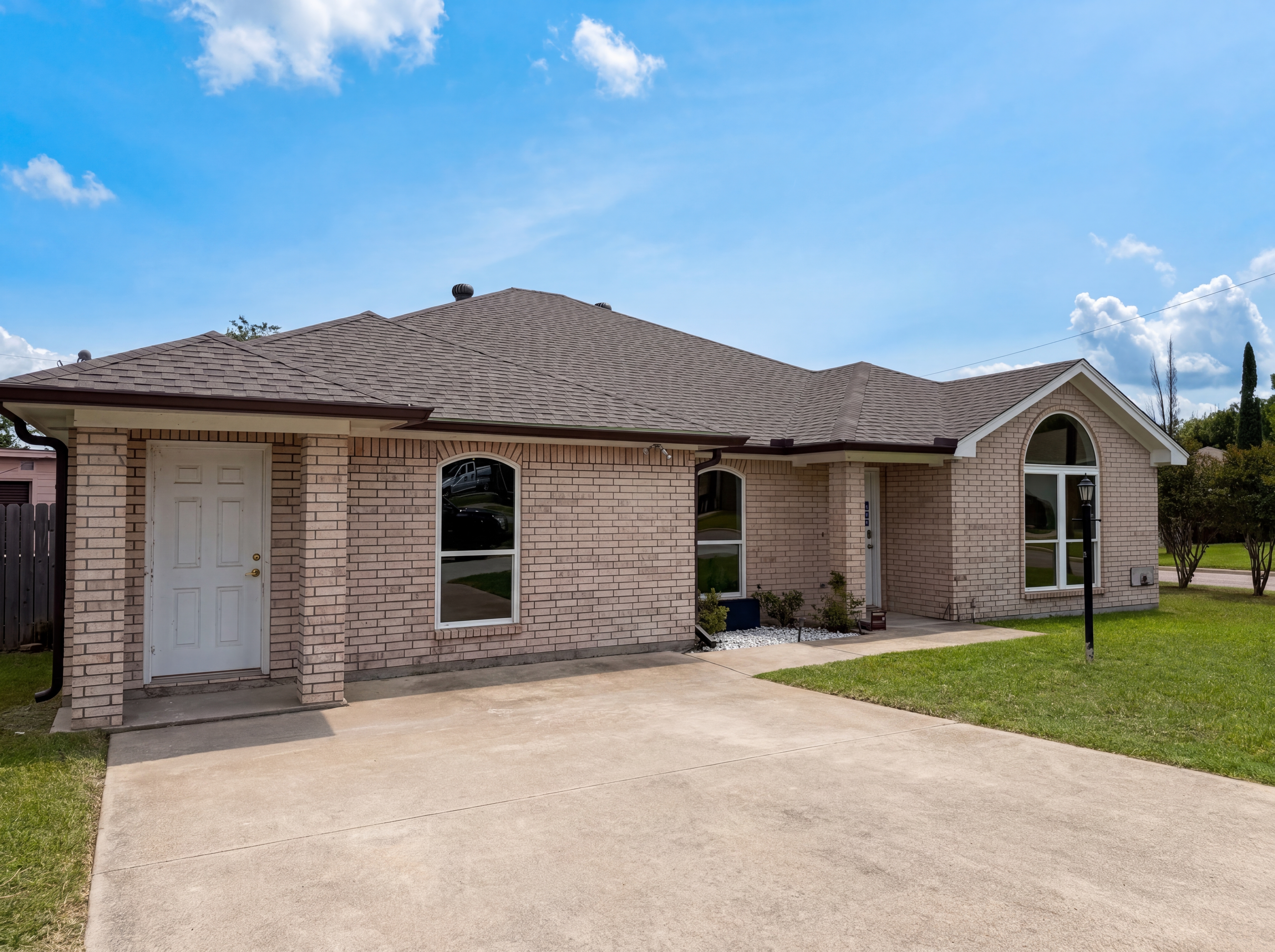 Photo 20 of 22 of 4700 Maryannes Meadow Dr, Fort Worth, TX