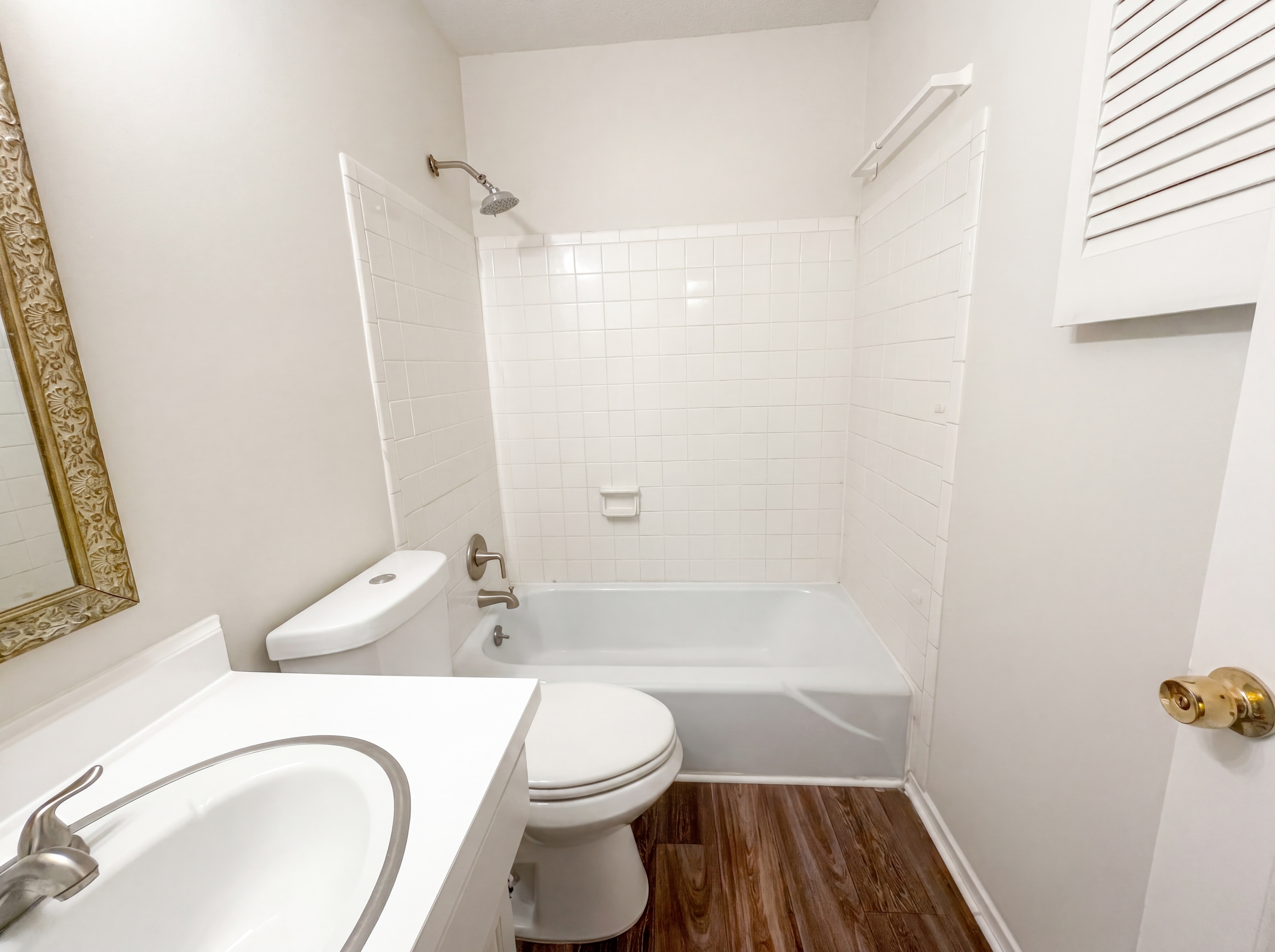 Photo 17 of 21 of 3229 Regents Park Ln, Greensboro, NC