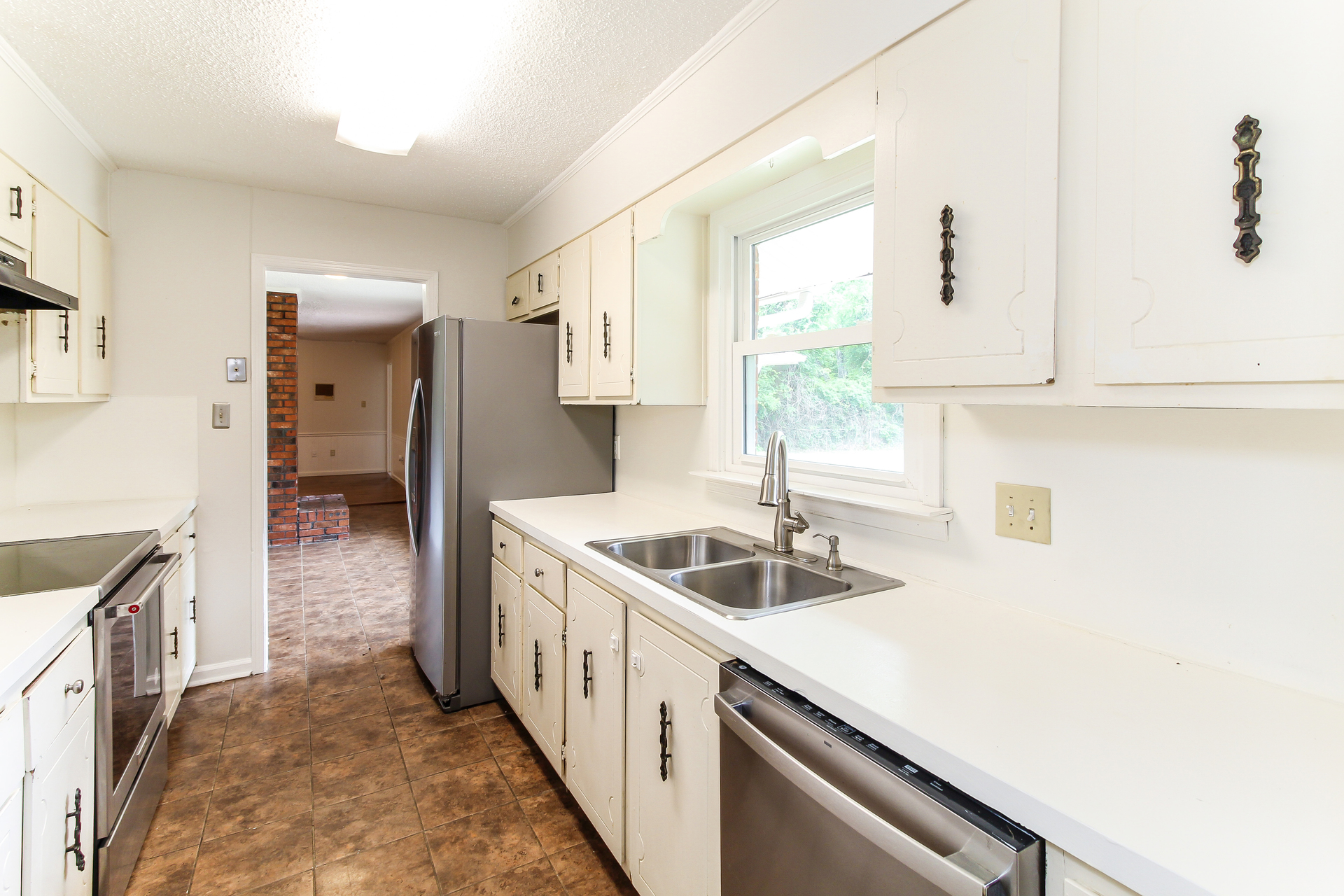 Photo 7 of 21 of 525 Lurene Cir, Montgomery, AL