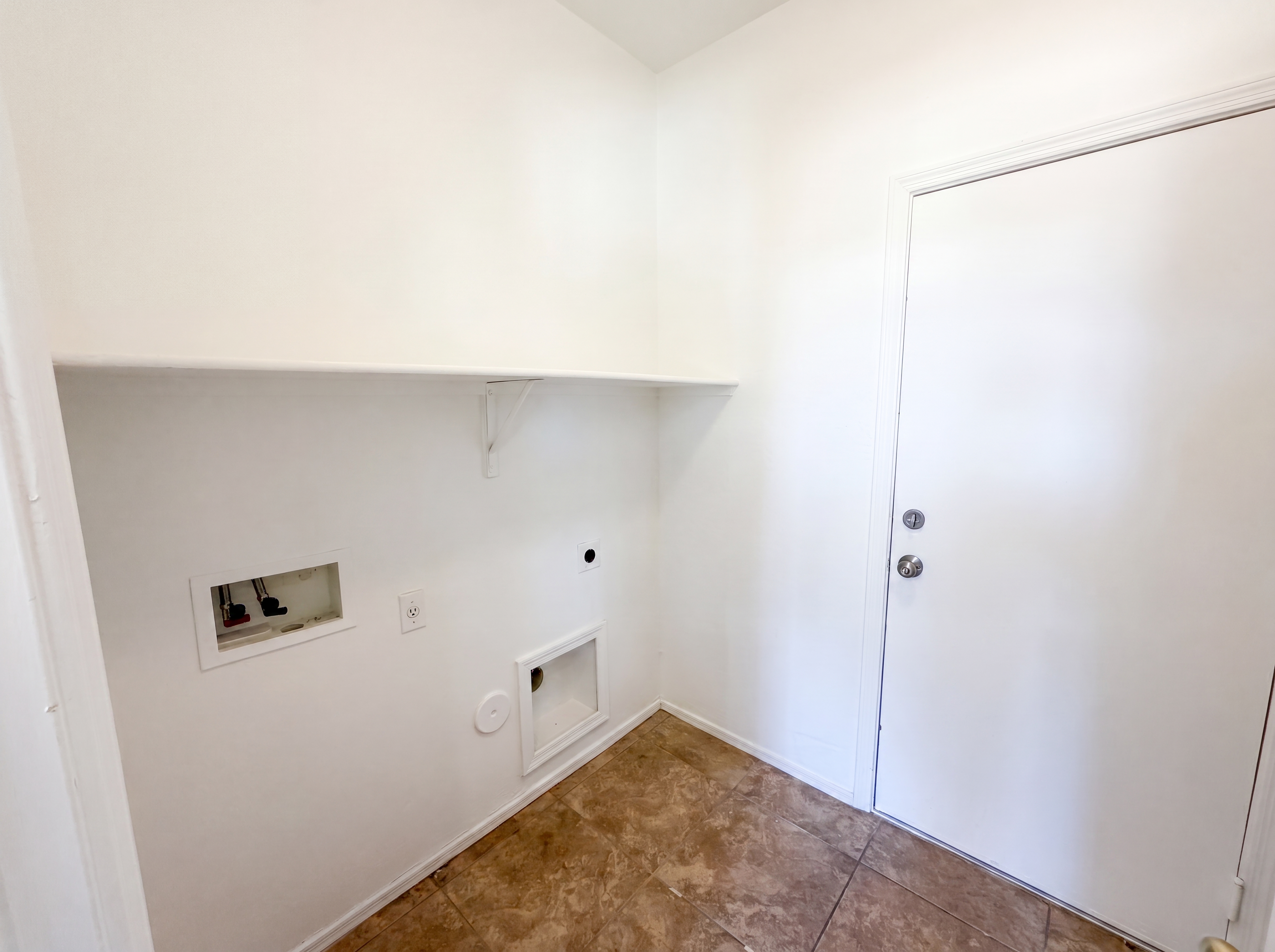 Photo 11 of 33 of 7411 W Alta Vista Rd, Laveen, AZ