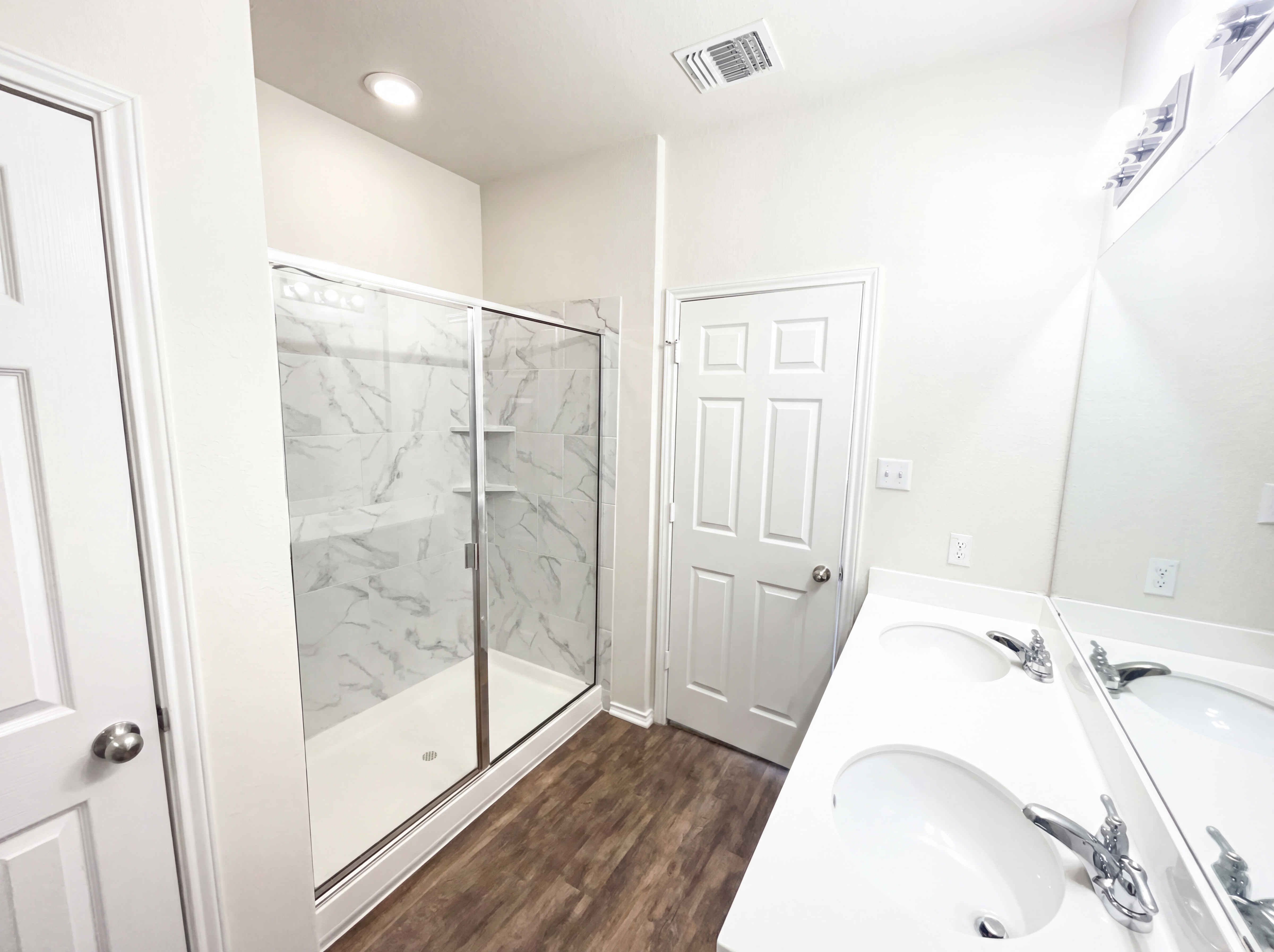 Photo 18 of 22 of 709 Hummingbird Ln, Leander, TX
