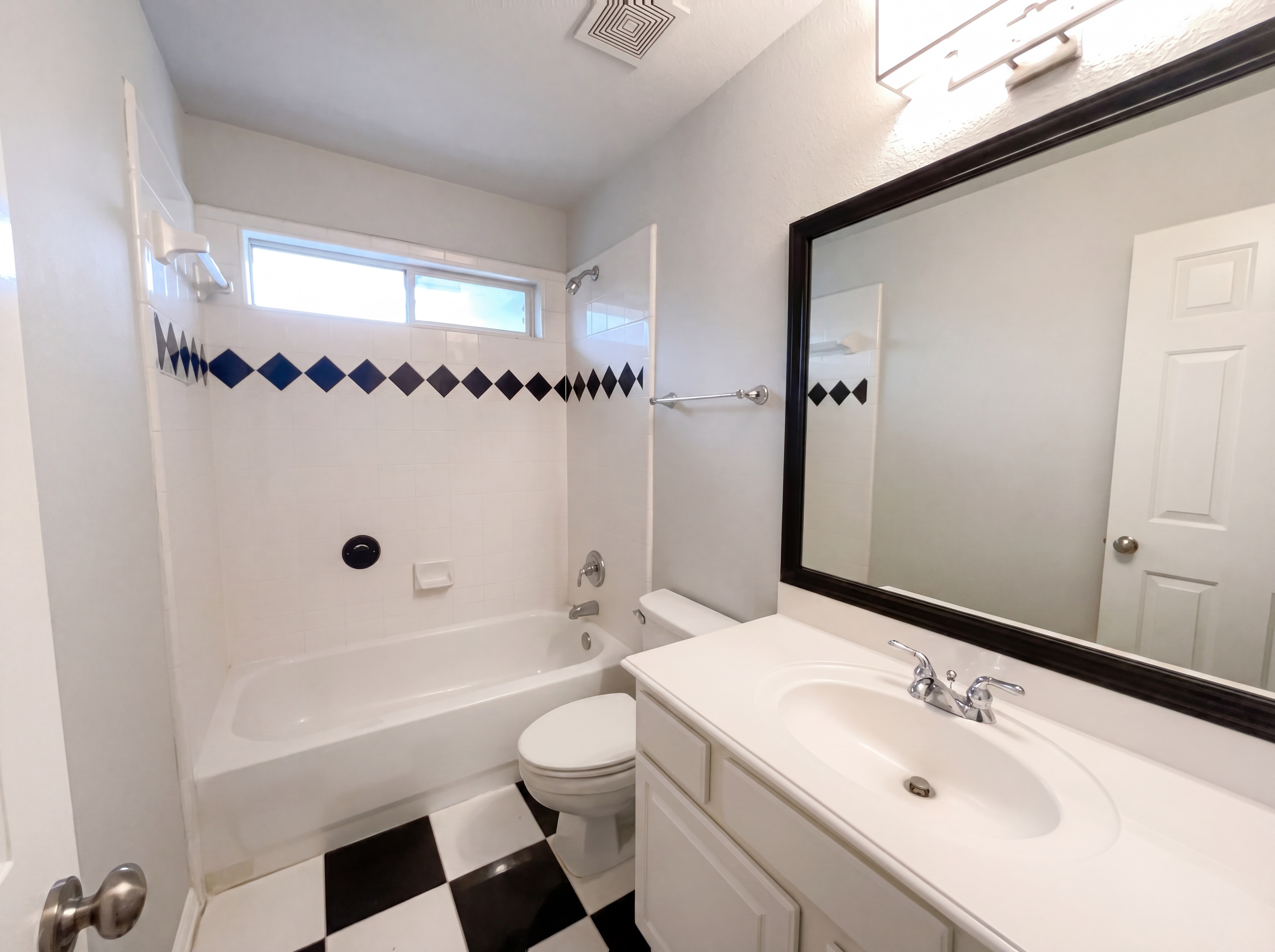 Photo 12 of 18 of 17836 Mary Margaret St, Dallas, TX