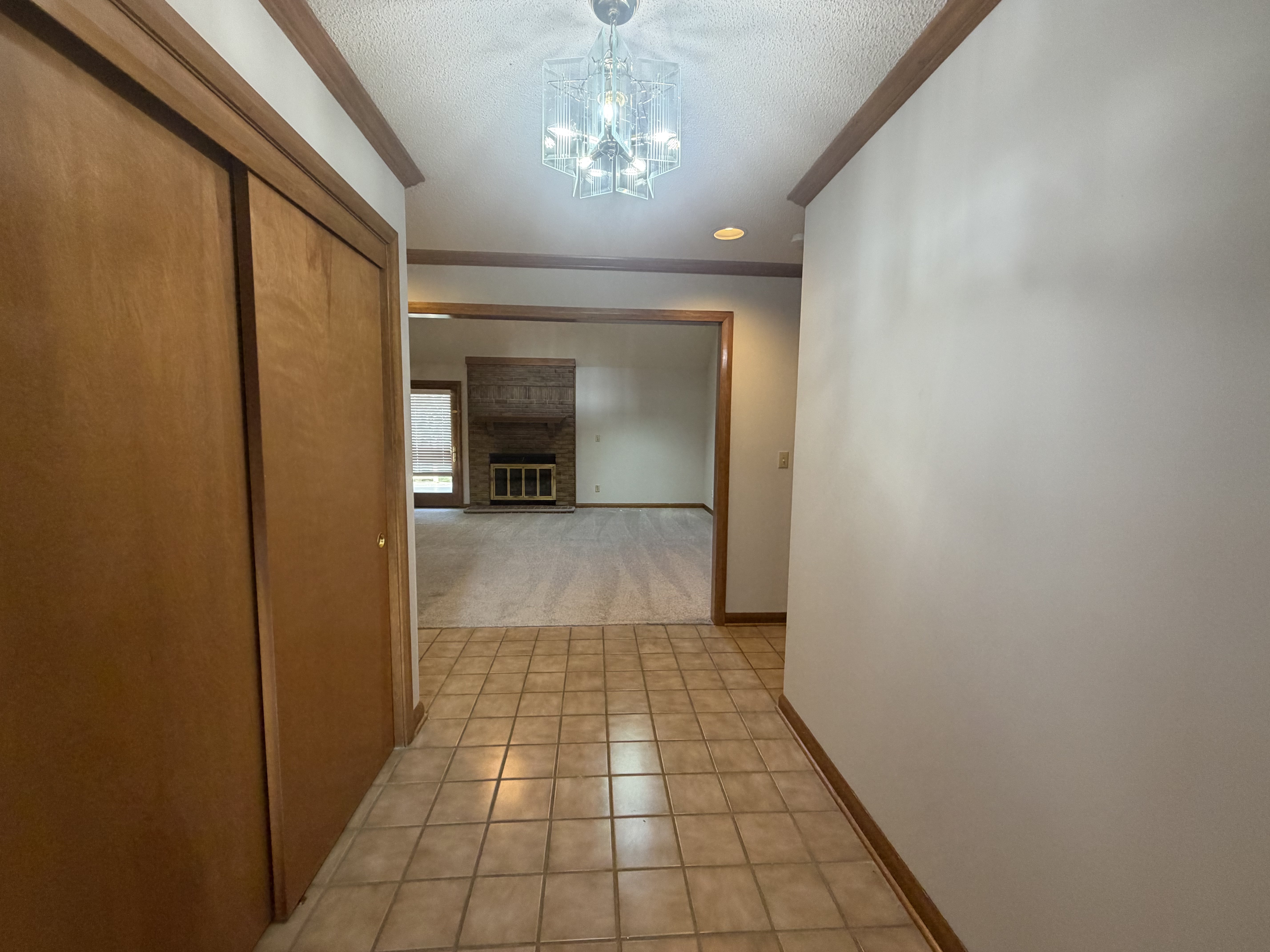 Photo 7 of 48 of 165 Juniper Ave, Westerville, OH