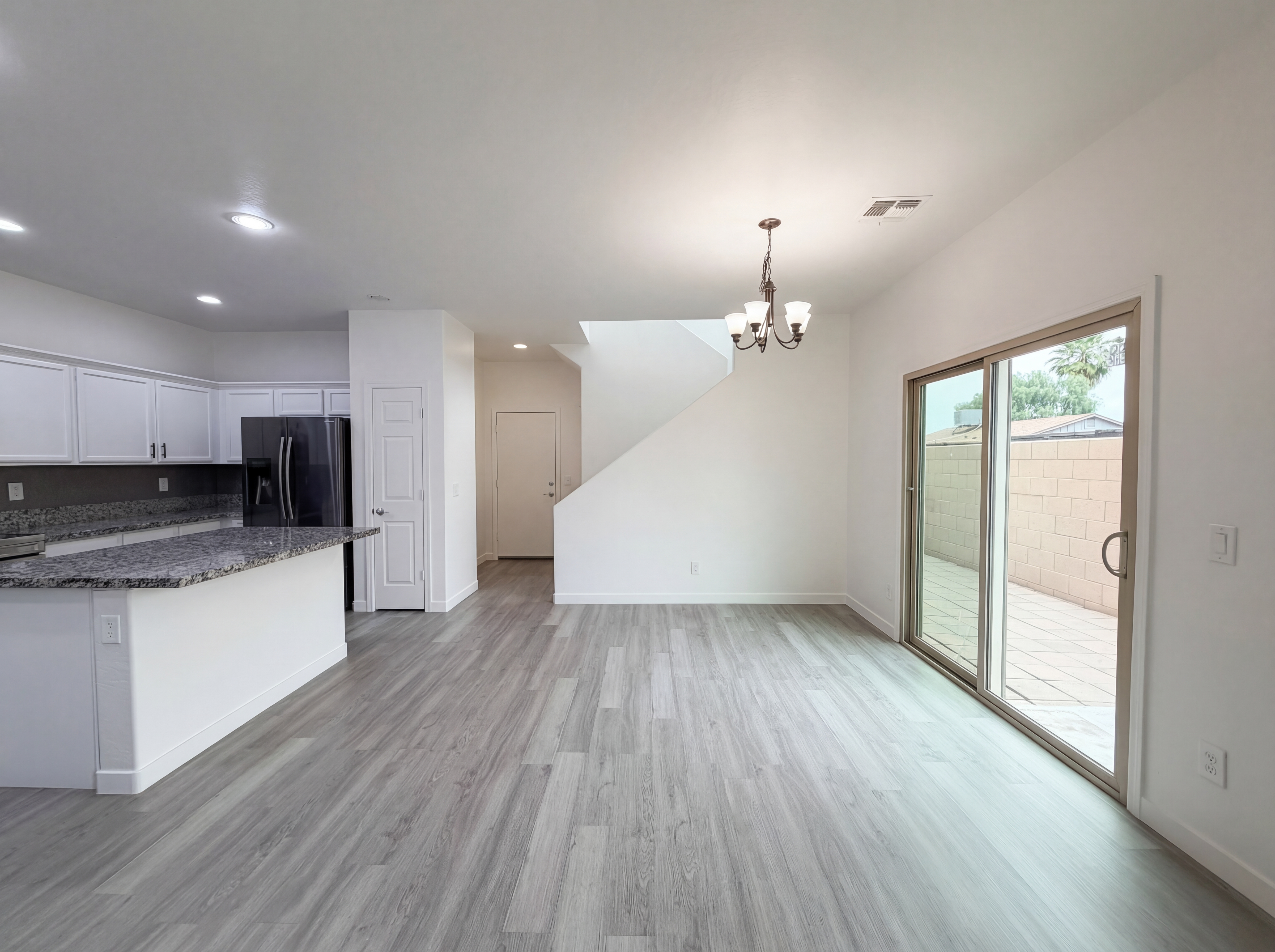 Photo 9 of 24 of 2739 N 73rd Dr, Phoenix, AZ