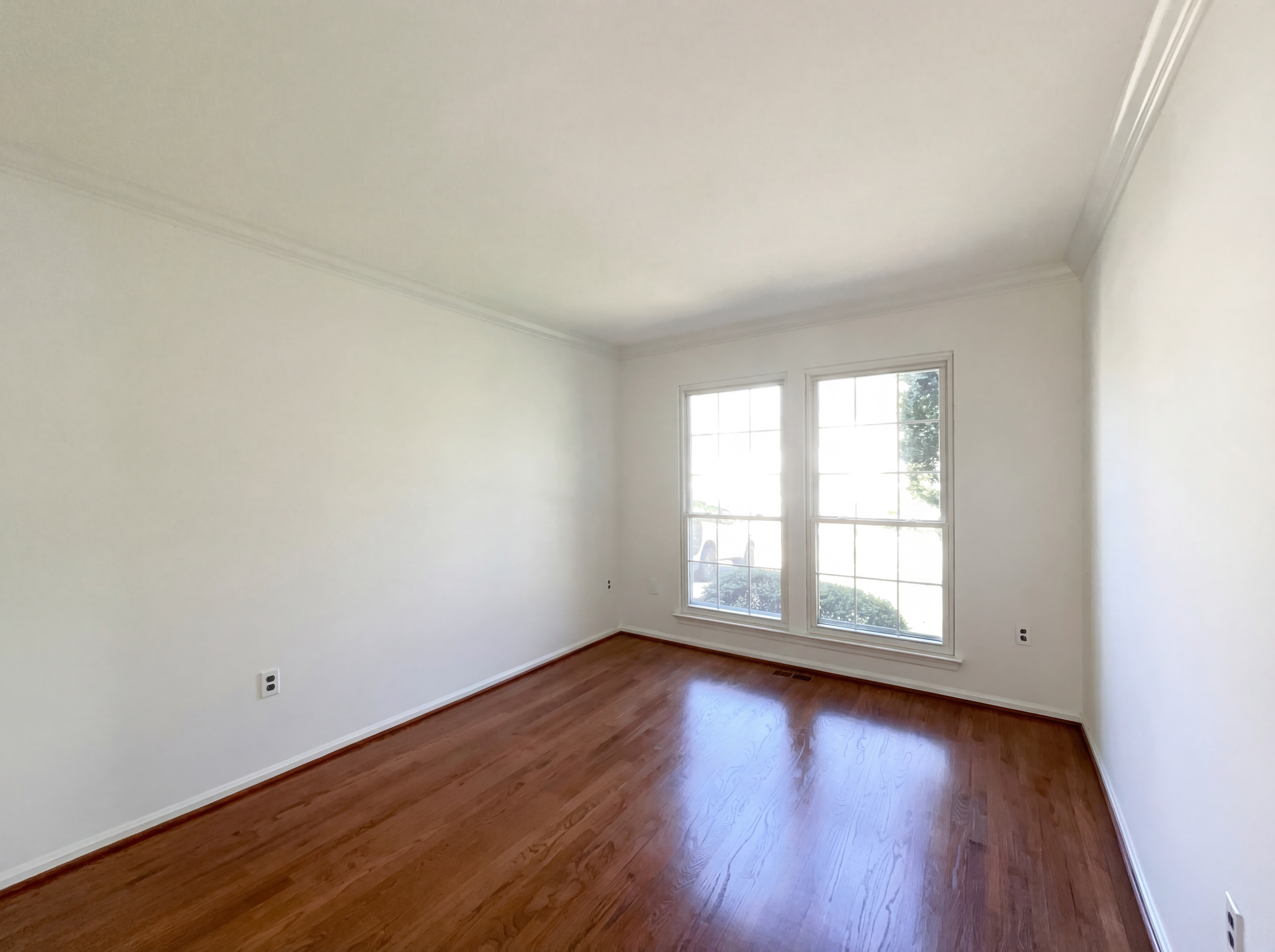 Photo 19 of 48 of 13907 Castle Ct, Chantilly, VA