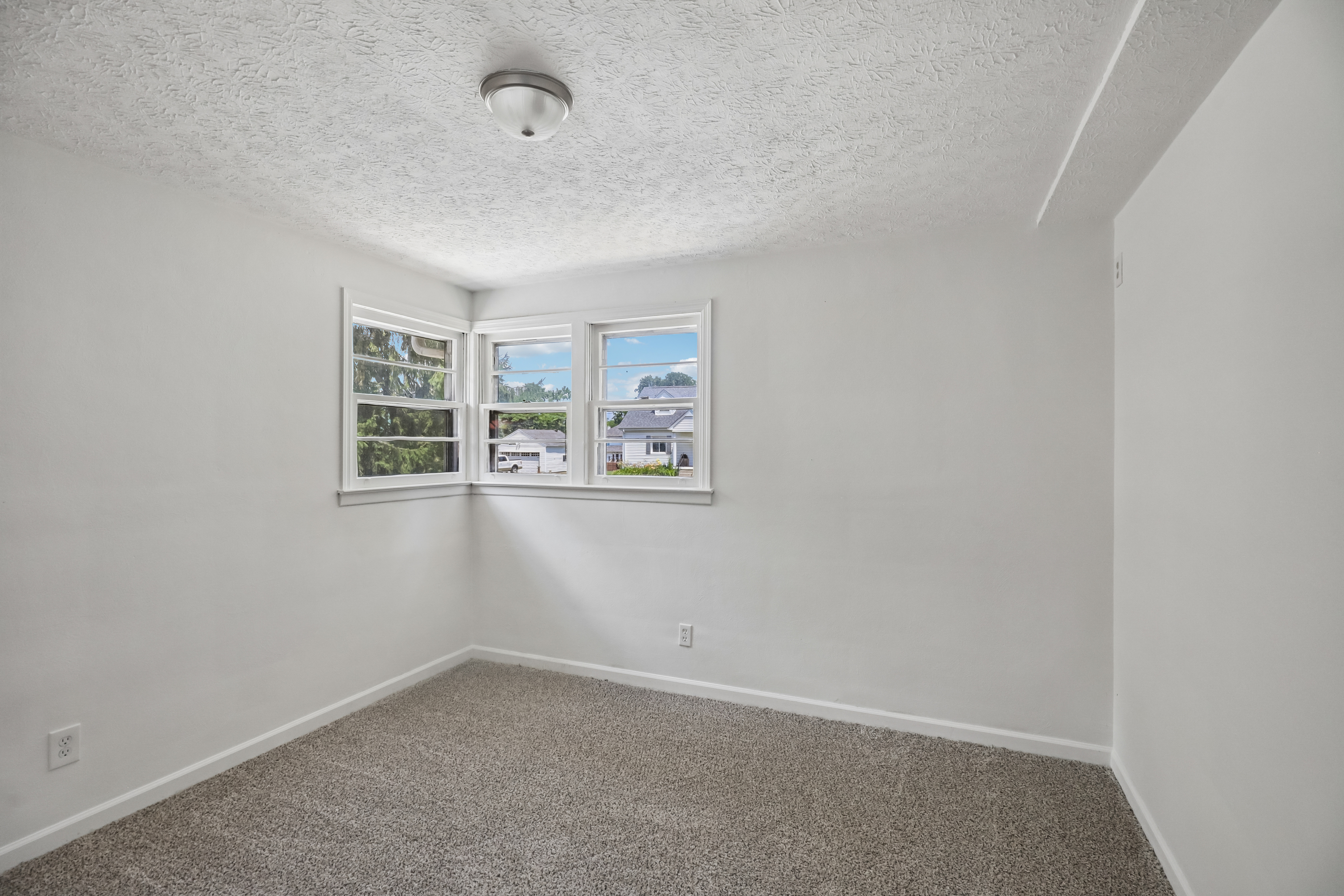 Photo 4 of 47 of 1332 Cloverfield Ave, Dayton, OH