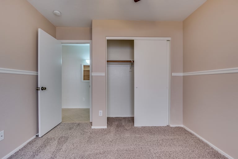Photo 18 of 25 - 7010 S 24th Ln, Phoenix, AZ 85041