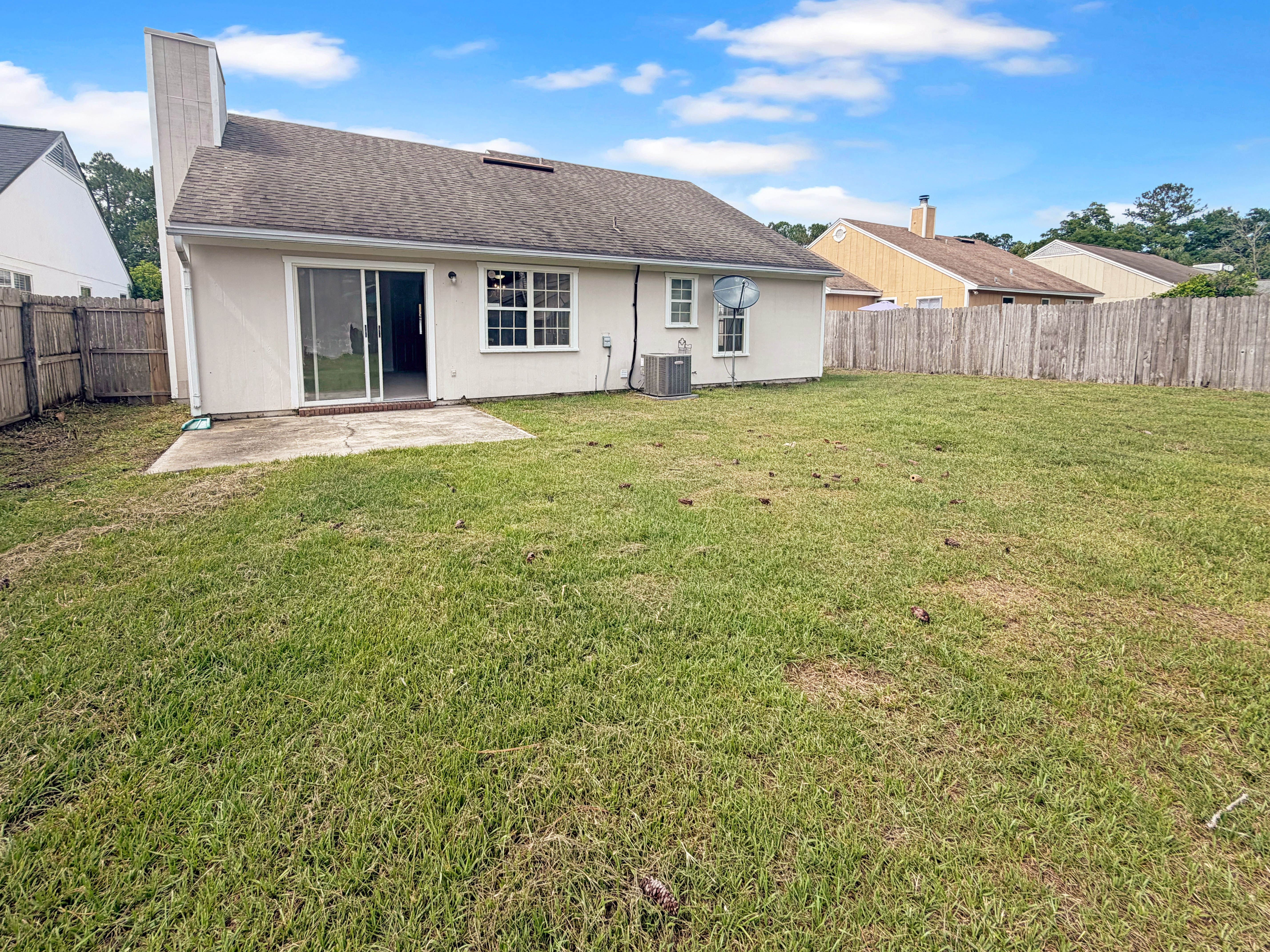 Photo 5 of 14 of 3580 Jamestown Ln, Jacksonville, FL