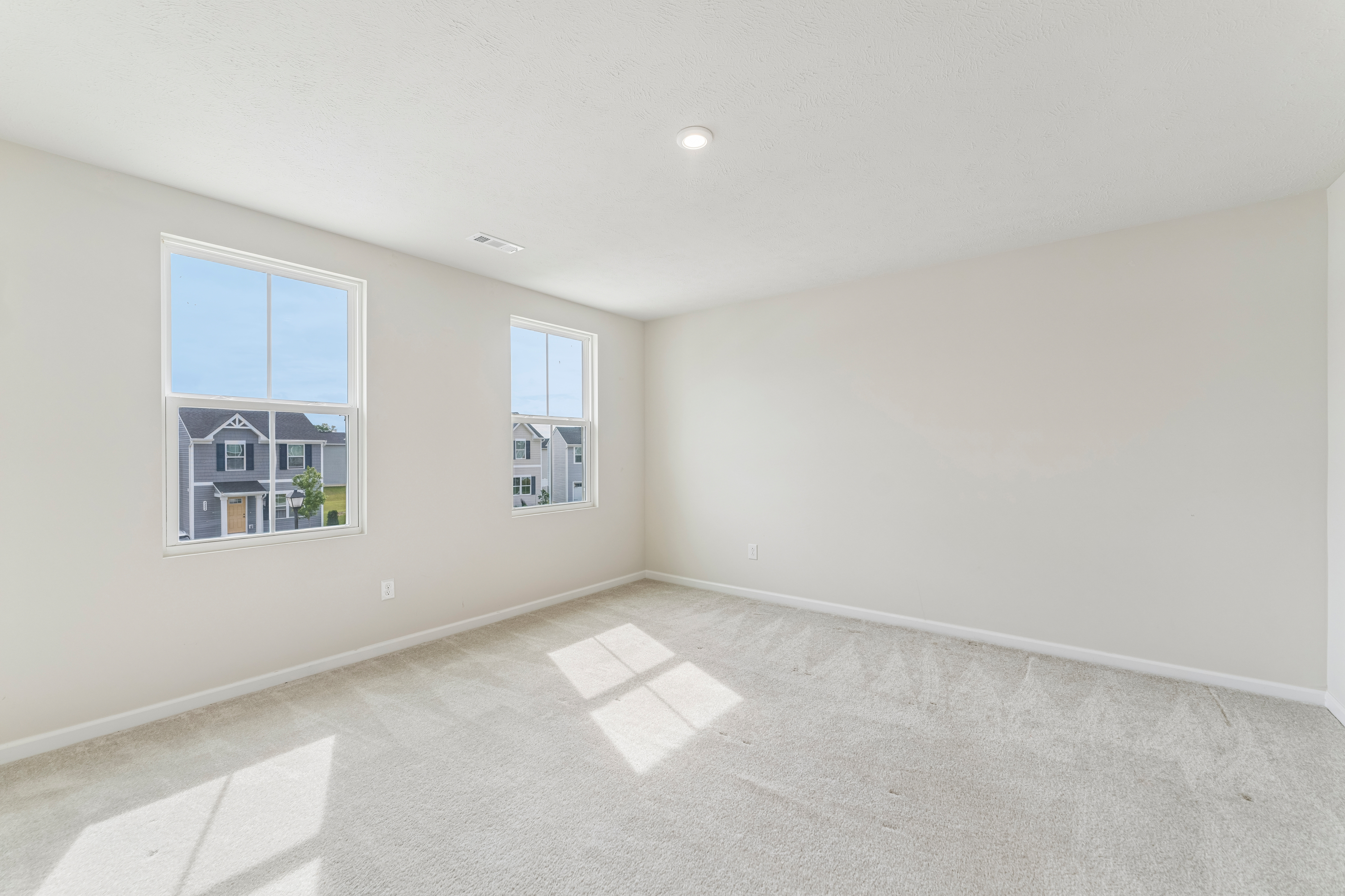 Photo 15 of 47 of 4483 Bellow Dr, Lorain, OH