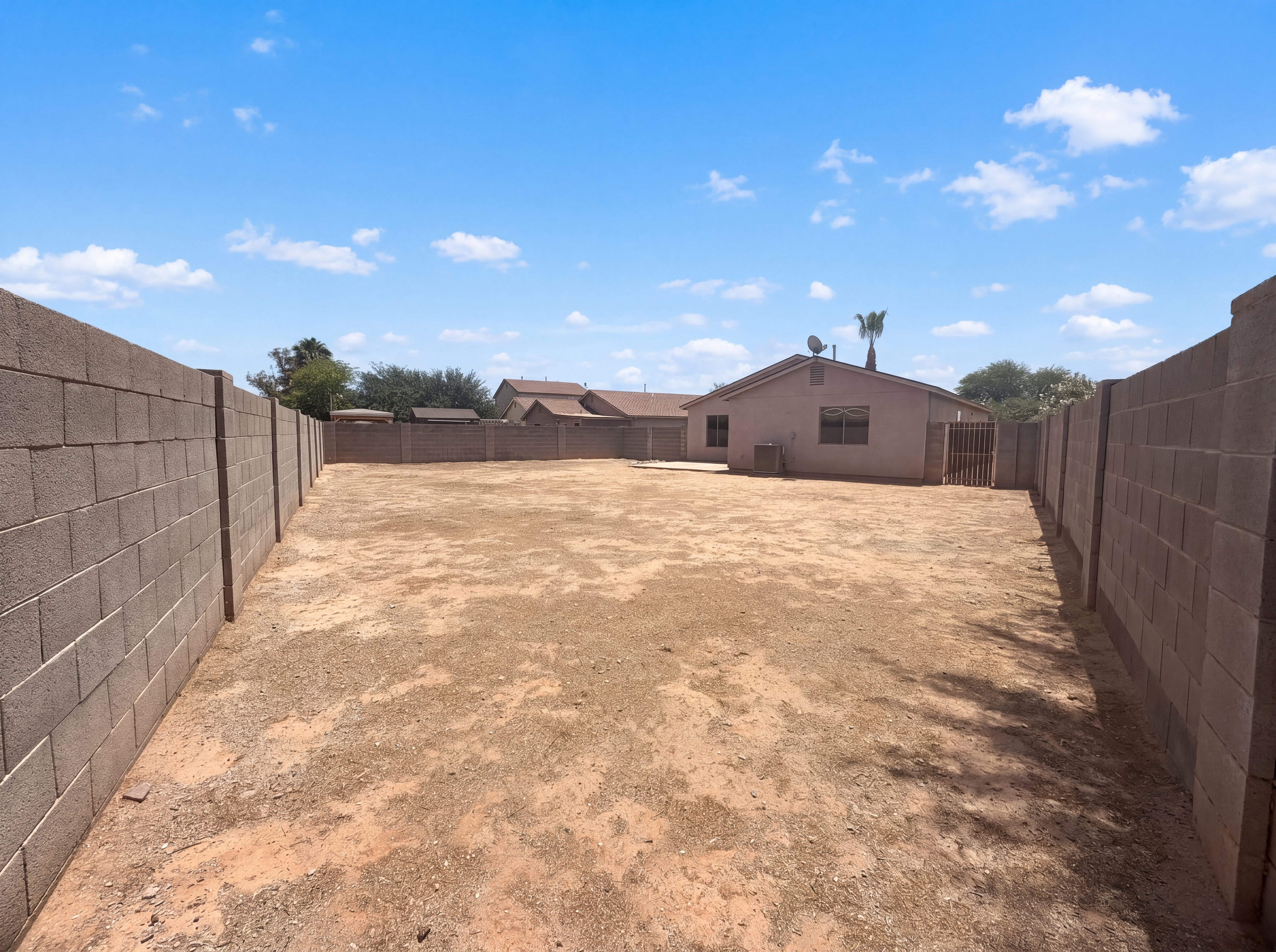 Photo 13 of 17 of 902 E Desert Moon Trl, San Tan Valley, AZ