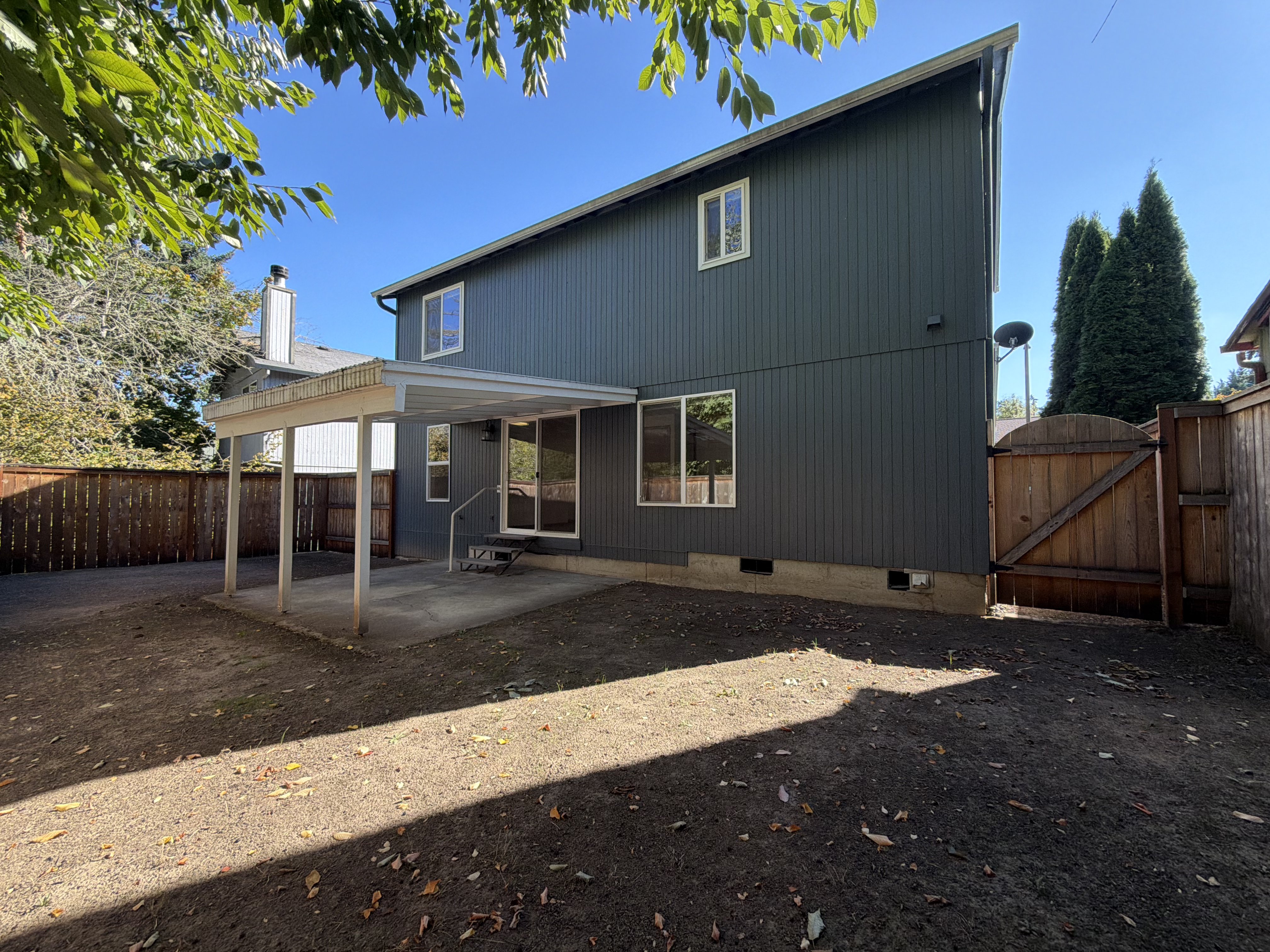 Photo 5 of 26 of 17475 SW Eirwen St, Beaverton, OR