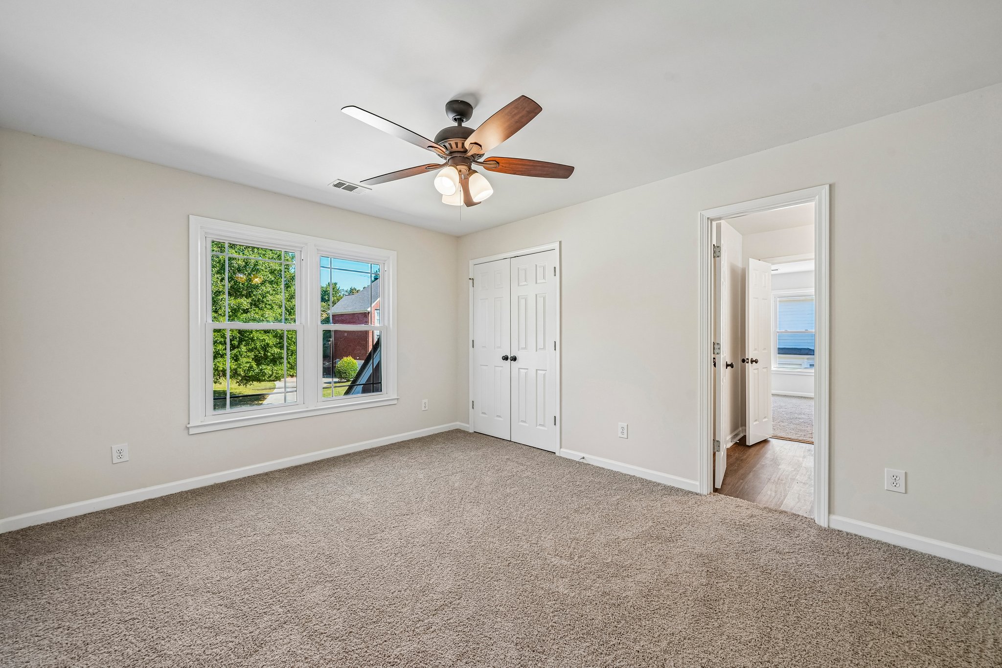 Photo 21 of 37 of 5156 Broadgreen Dr, Peachtree Corners, GA