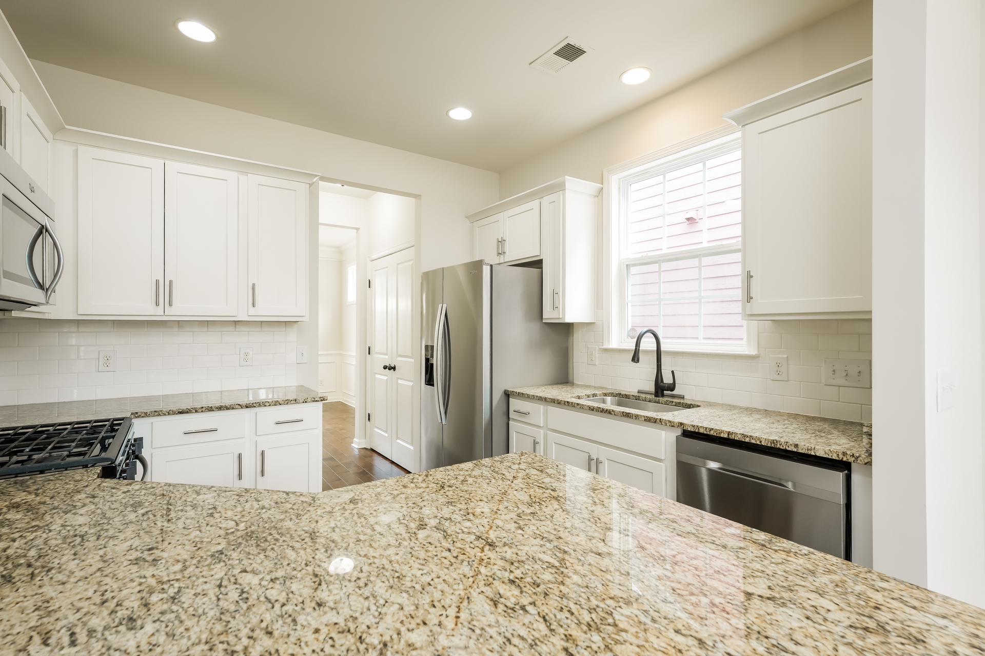 Photo 2 of 22 of 319 Whispering Breeze Ln, Summerville, SC