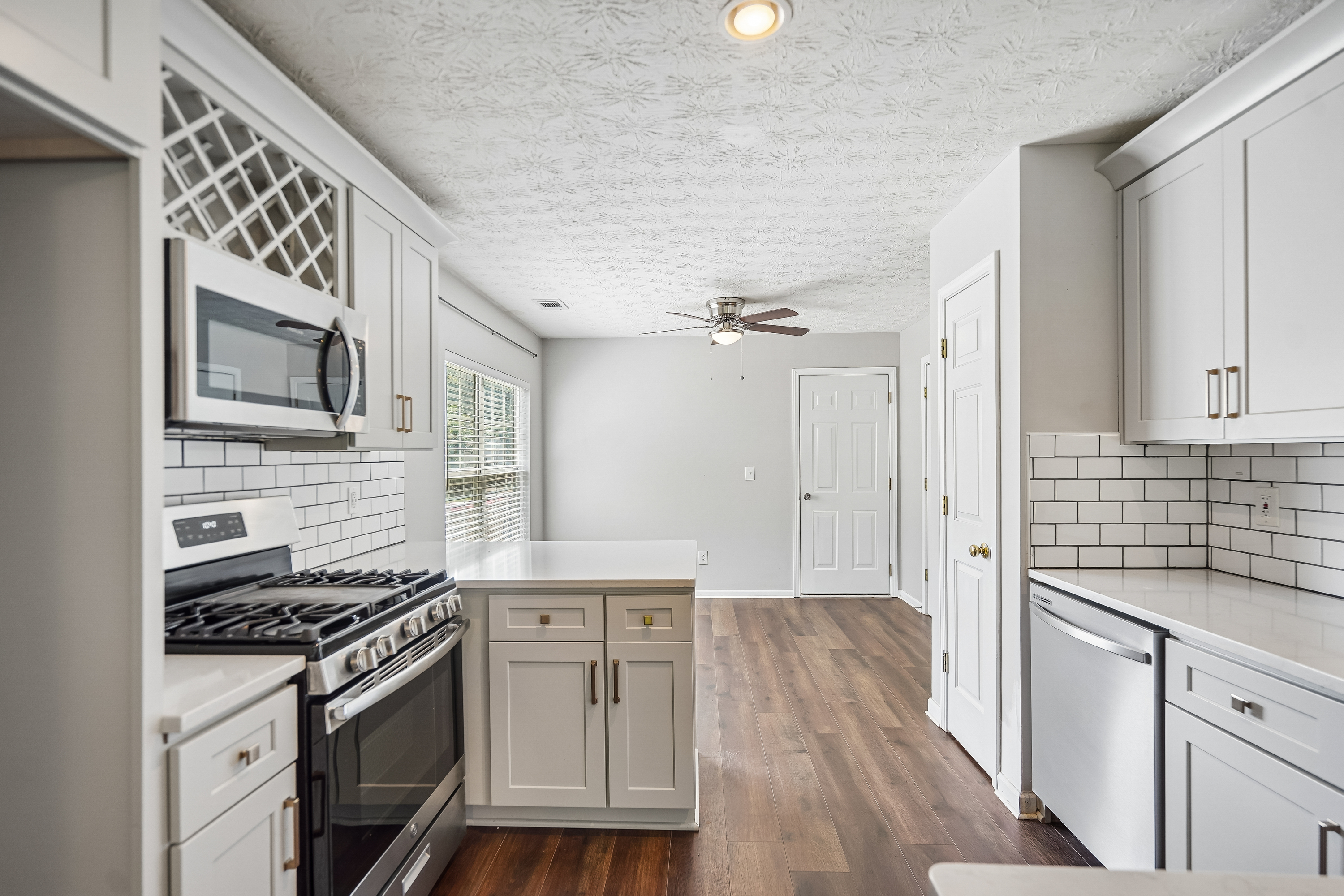 Photo 19 of 31 of 2213 Skylar Leigh Dr, Buford, GA