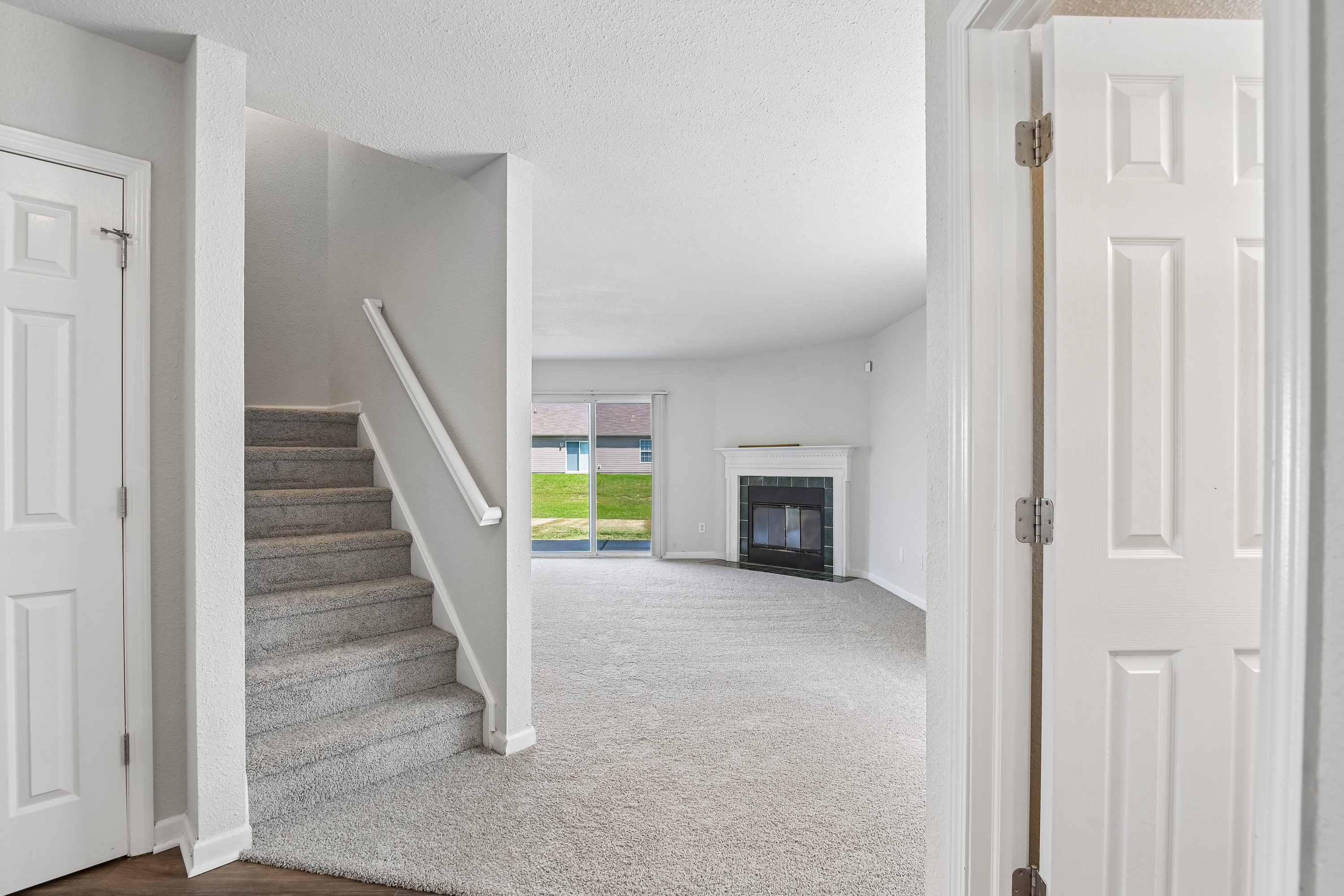 Photo 26 of 43 of 2327 Rostock Ct, Indianapolis, IN