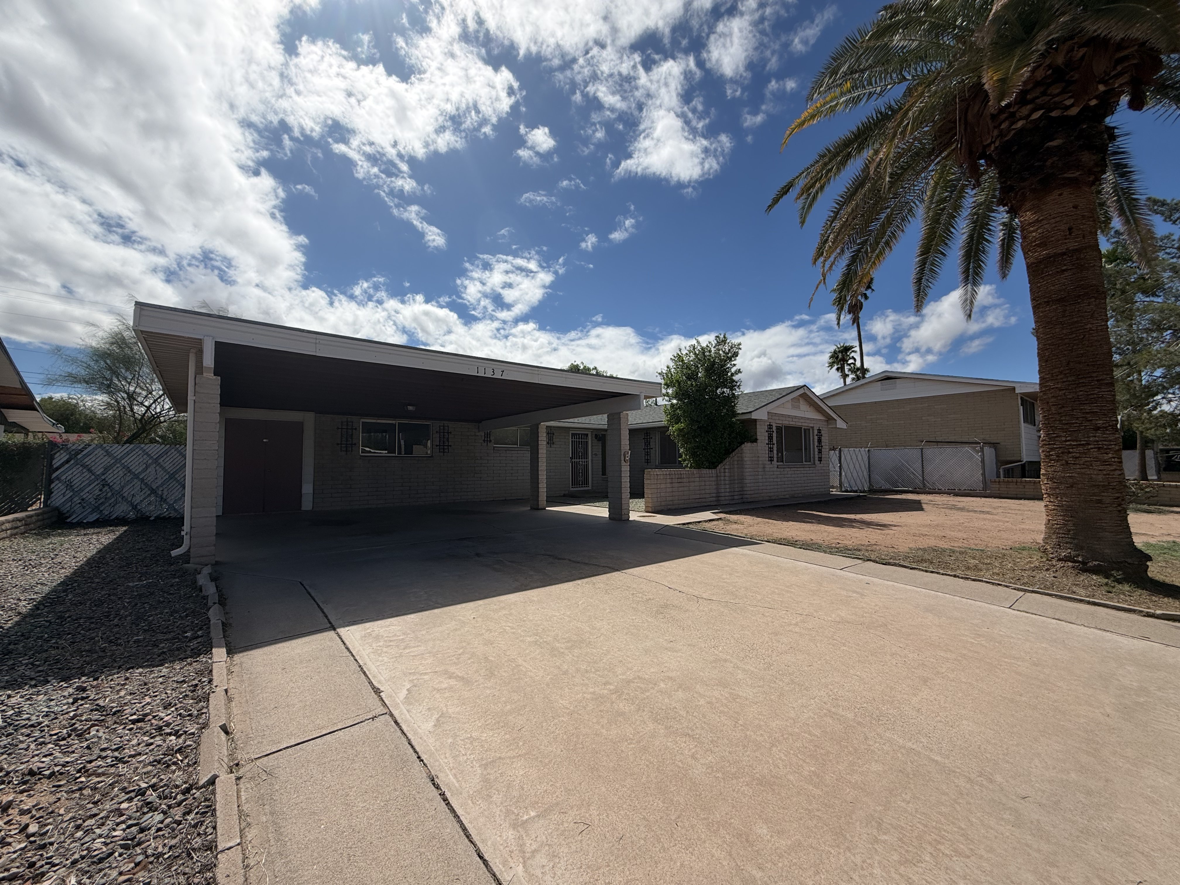 Photo 2 of 21 of 1137 E Brenda Dr, Casa Grande, AZ