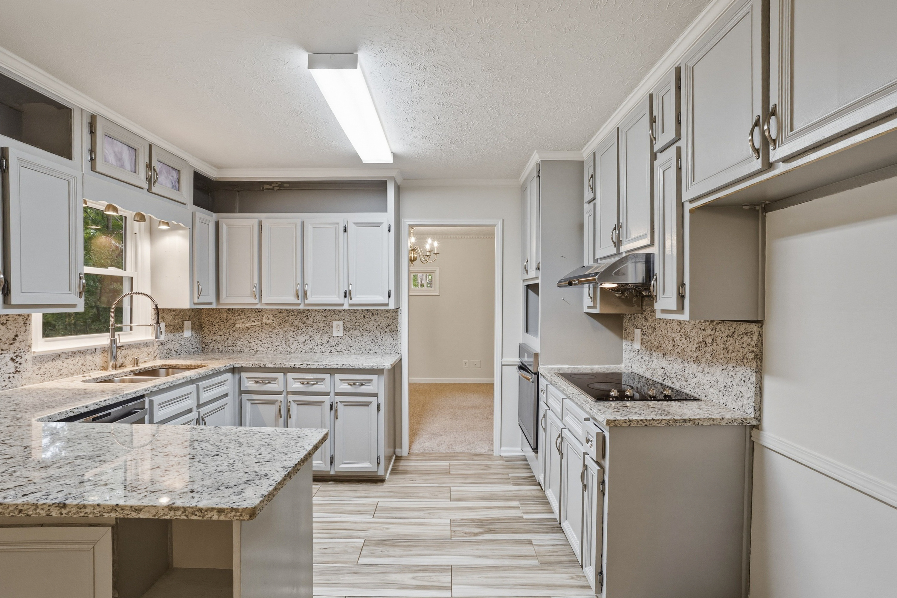 Photo 7 of 37 of 3839 Cotswold Dr , Lilburn, GA