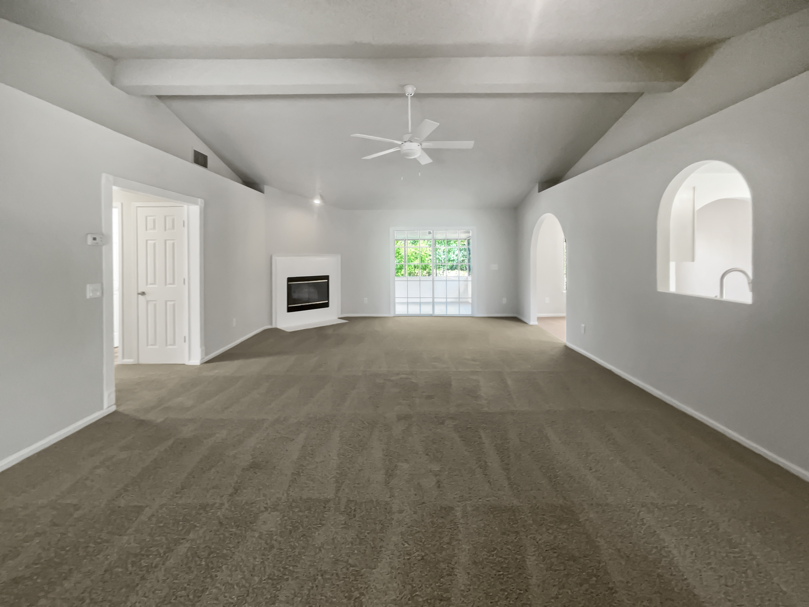 Photo 3 of 22 of 5933 Copper Lake Dr, Jacksonville, FL