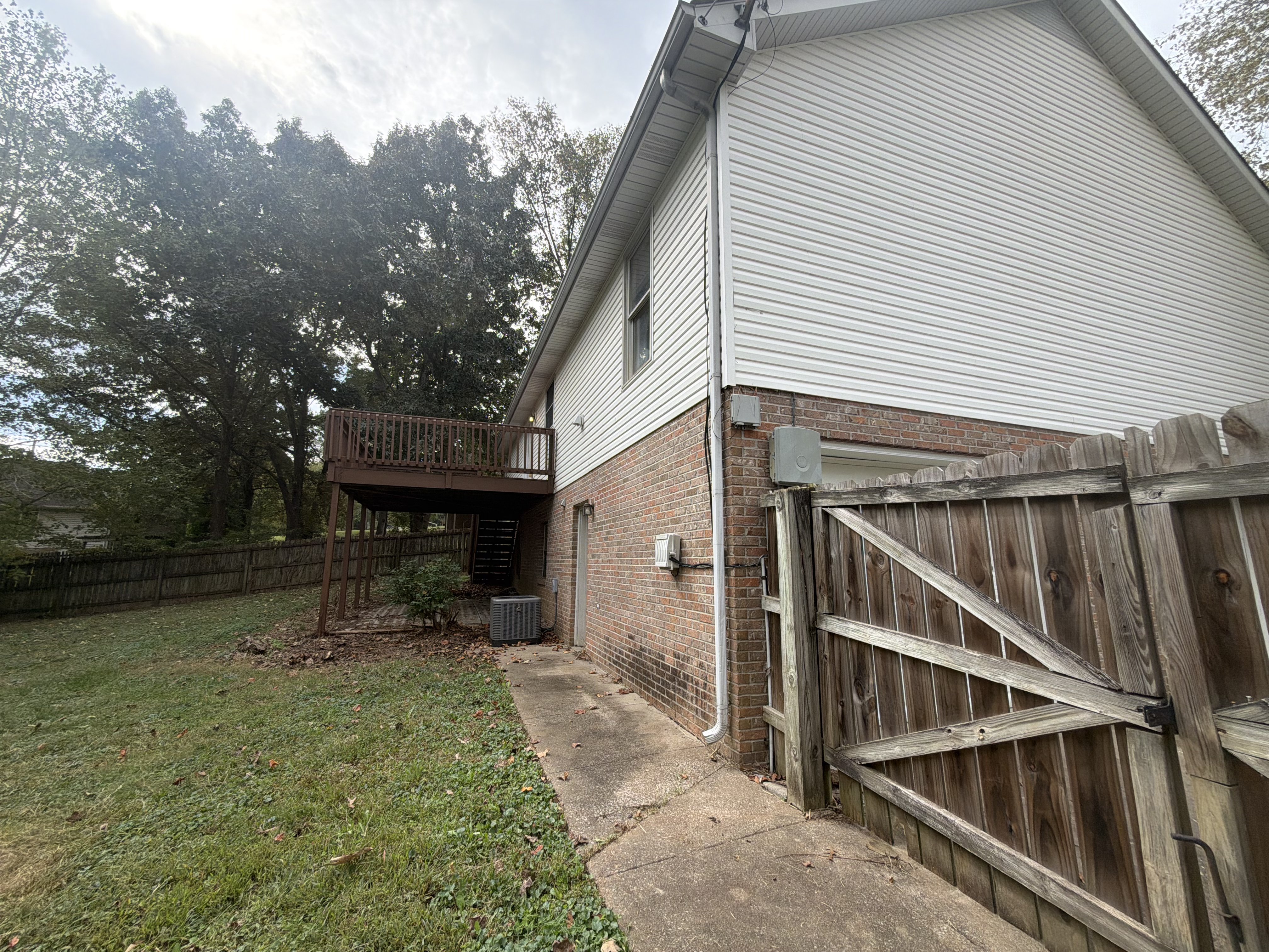 Photo 23 of 26 of 1201 Verkler Dr, Clarksville, TN