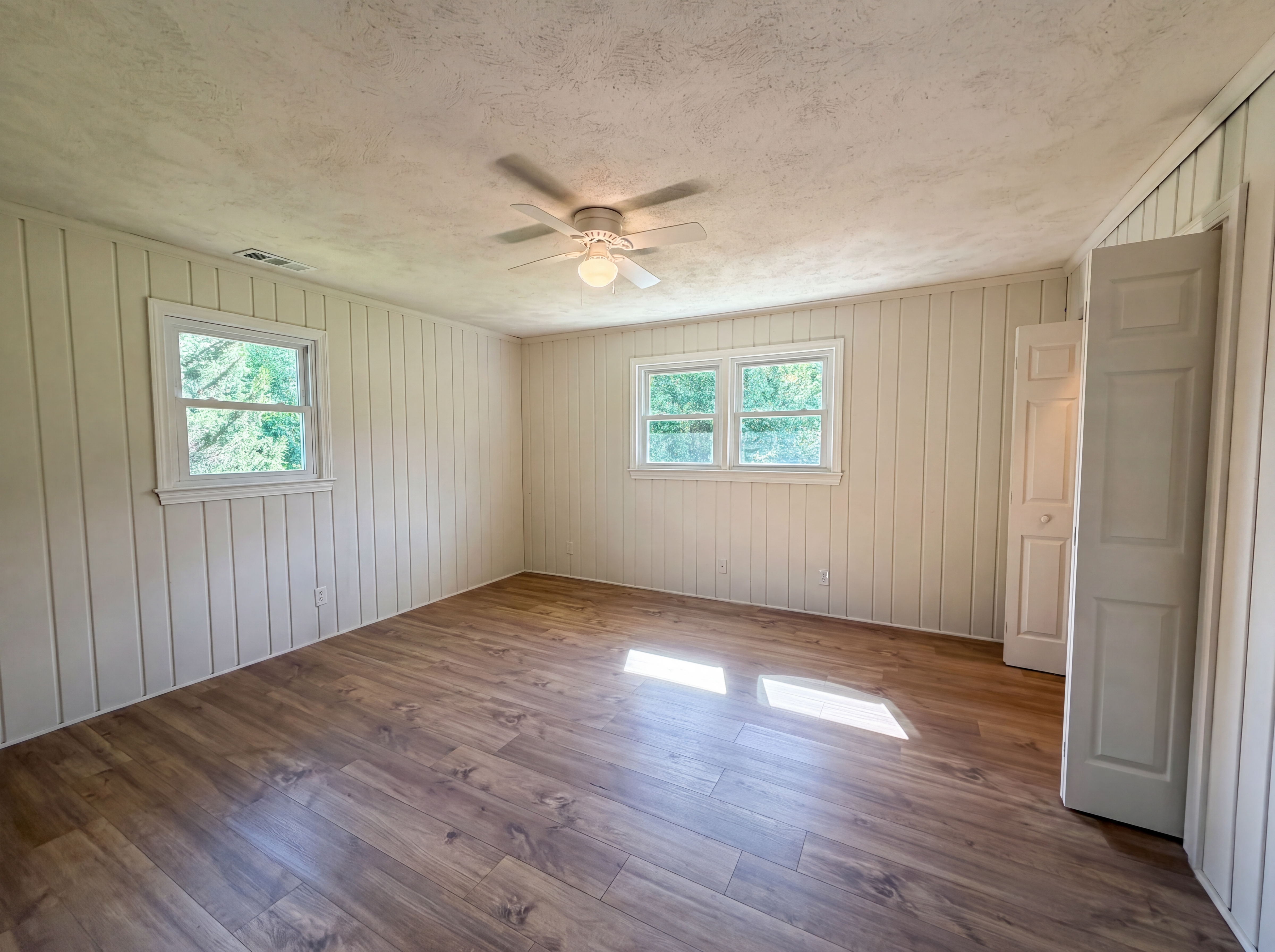 Photo 13 of 23 of 5305 Belews Creek Rd, Walkertown, NC