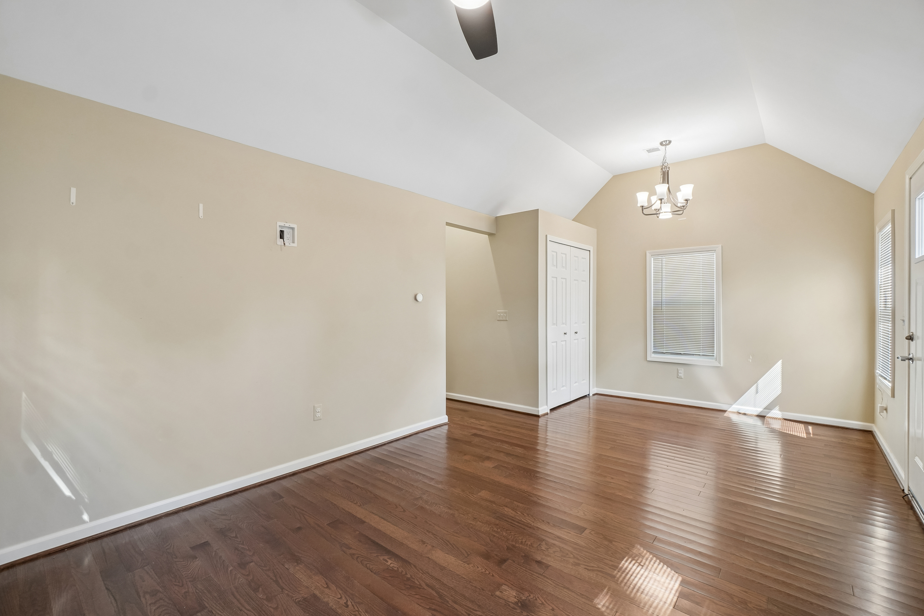 Photo 20 of 38 of 20919 Hollywood St, Harper Woods, MI