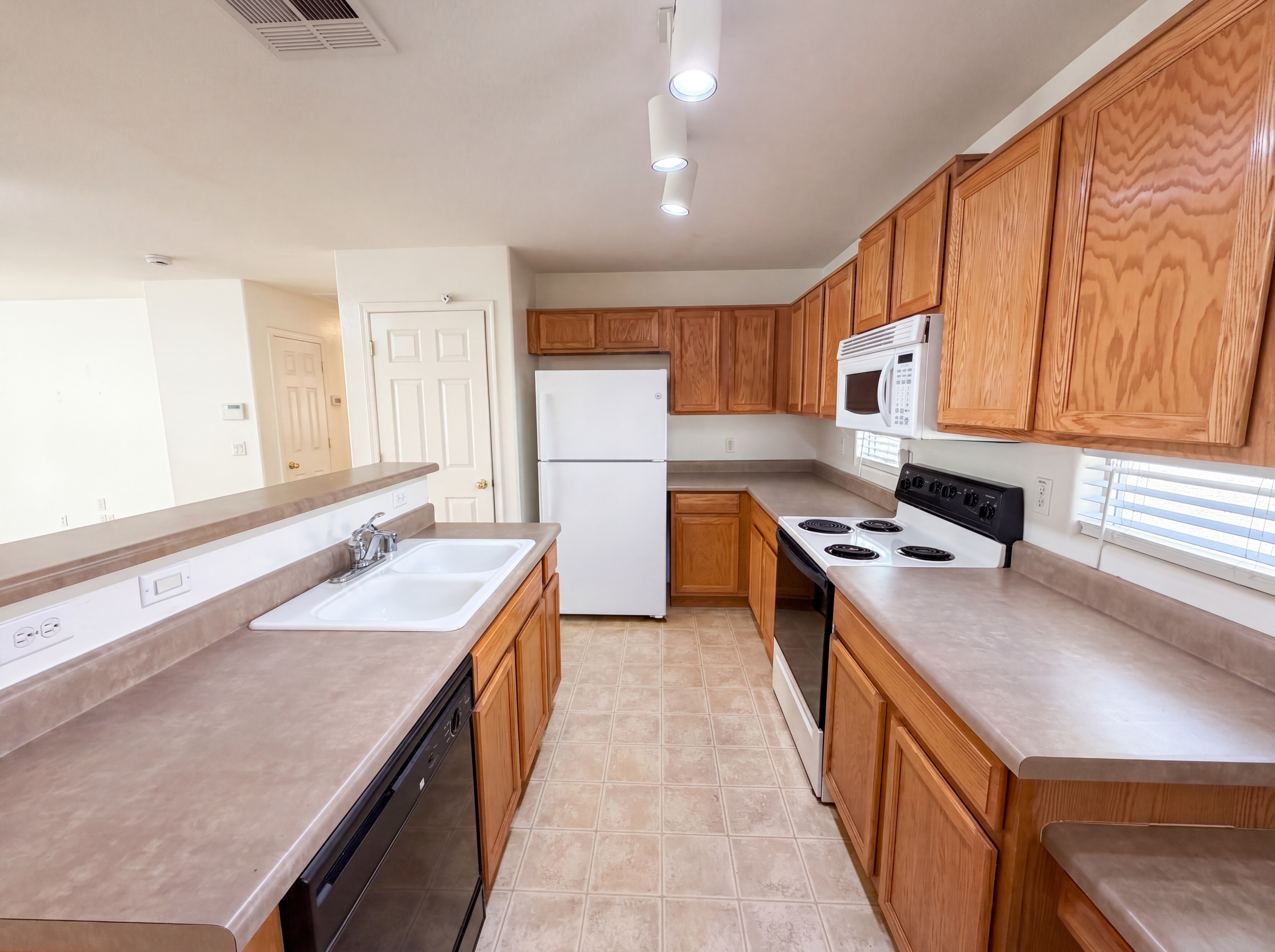 Photo 2 of 27 of 11280 W Magnolia St, Avondale, AZ