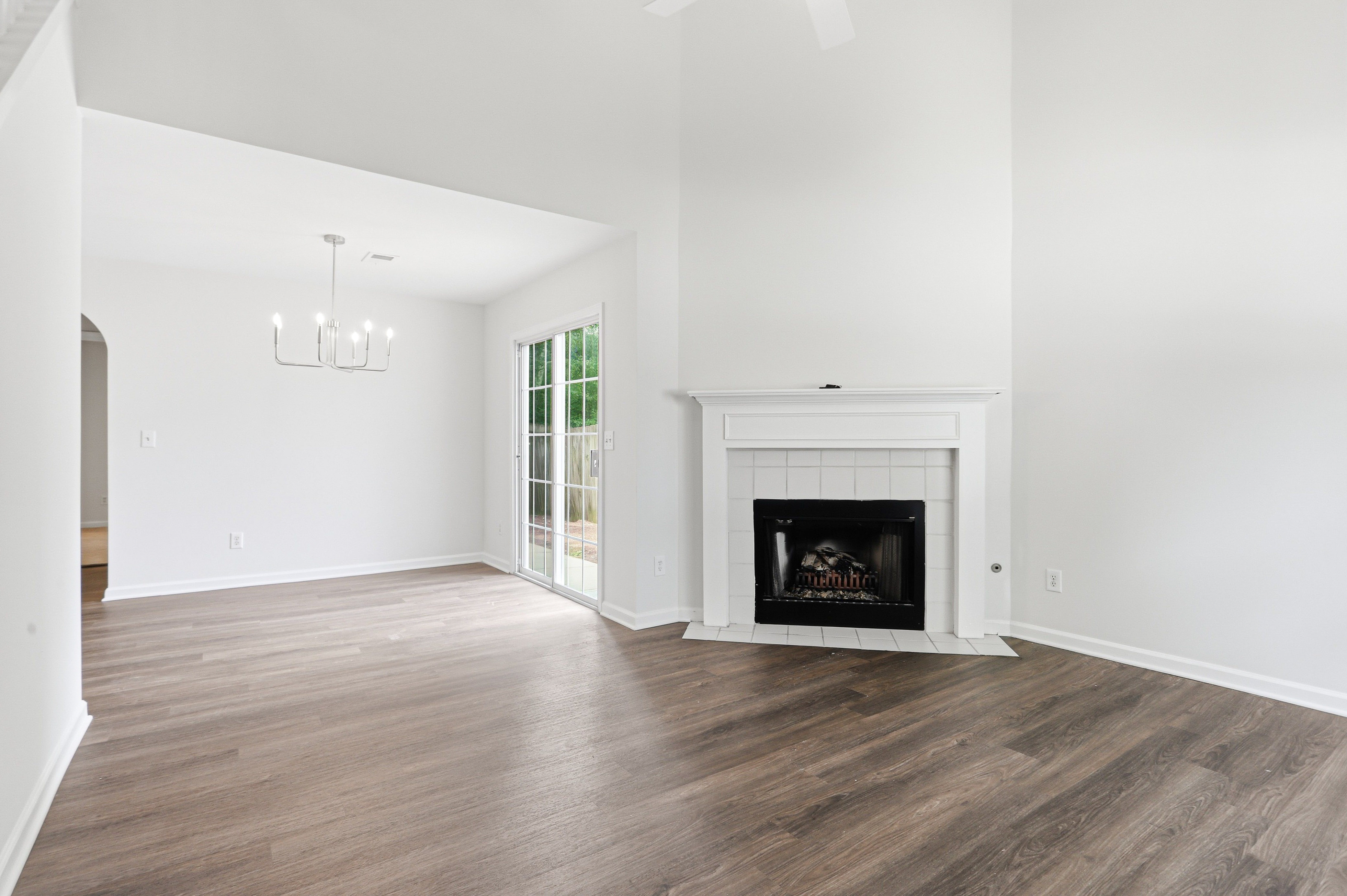 Photo 3 of 26 of 307 Parkview Pl, Woodstock, GA