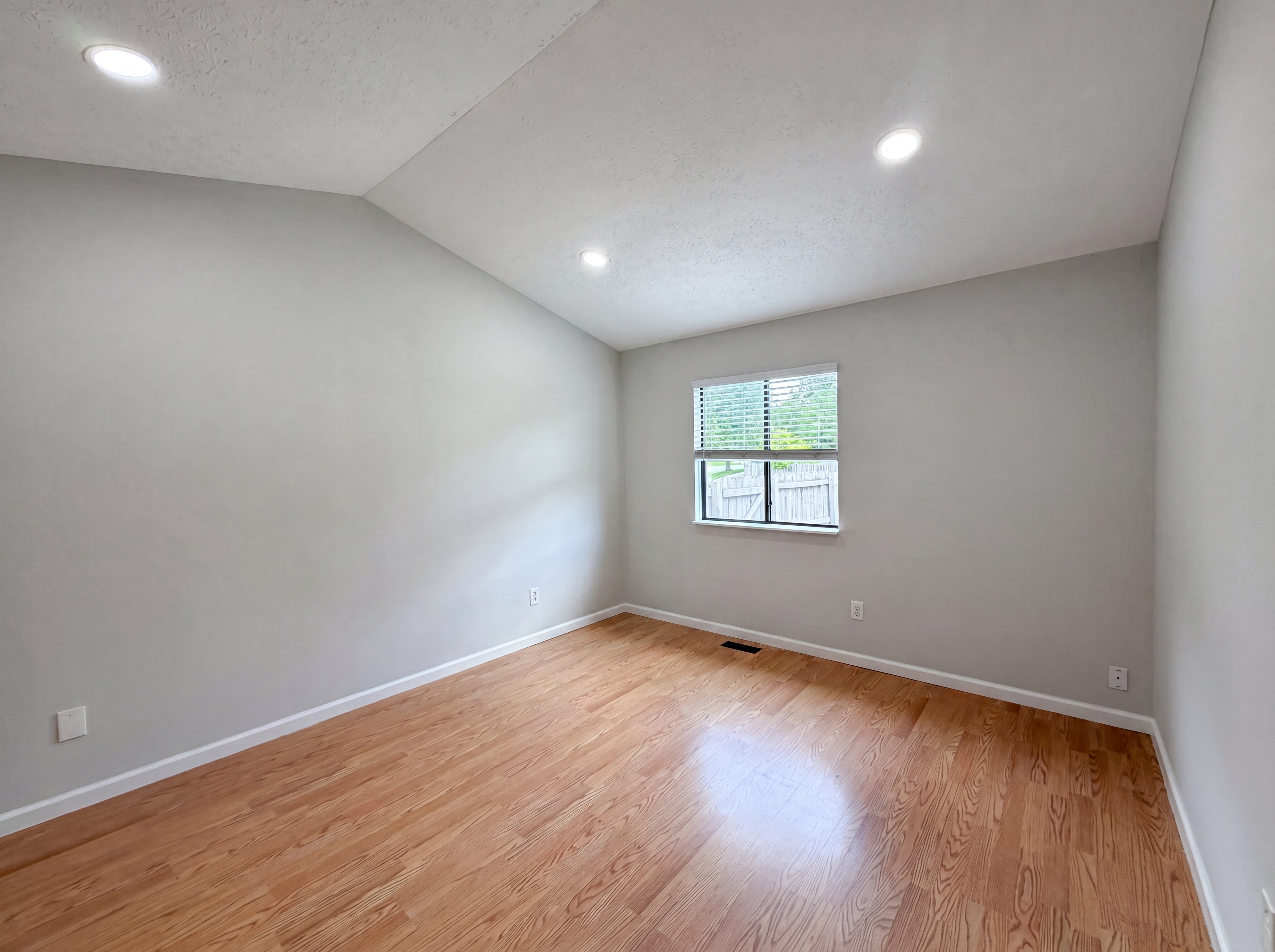 Photo 13 of 28 of 195 Brackbill Ct, Pickerington, OH