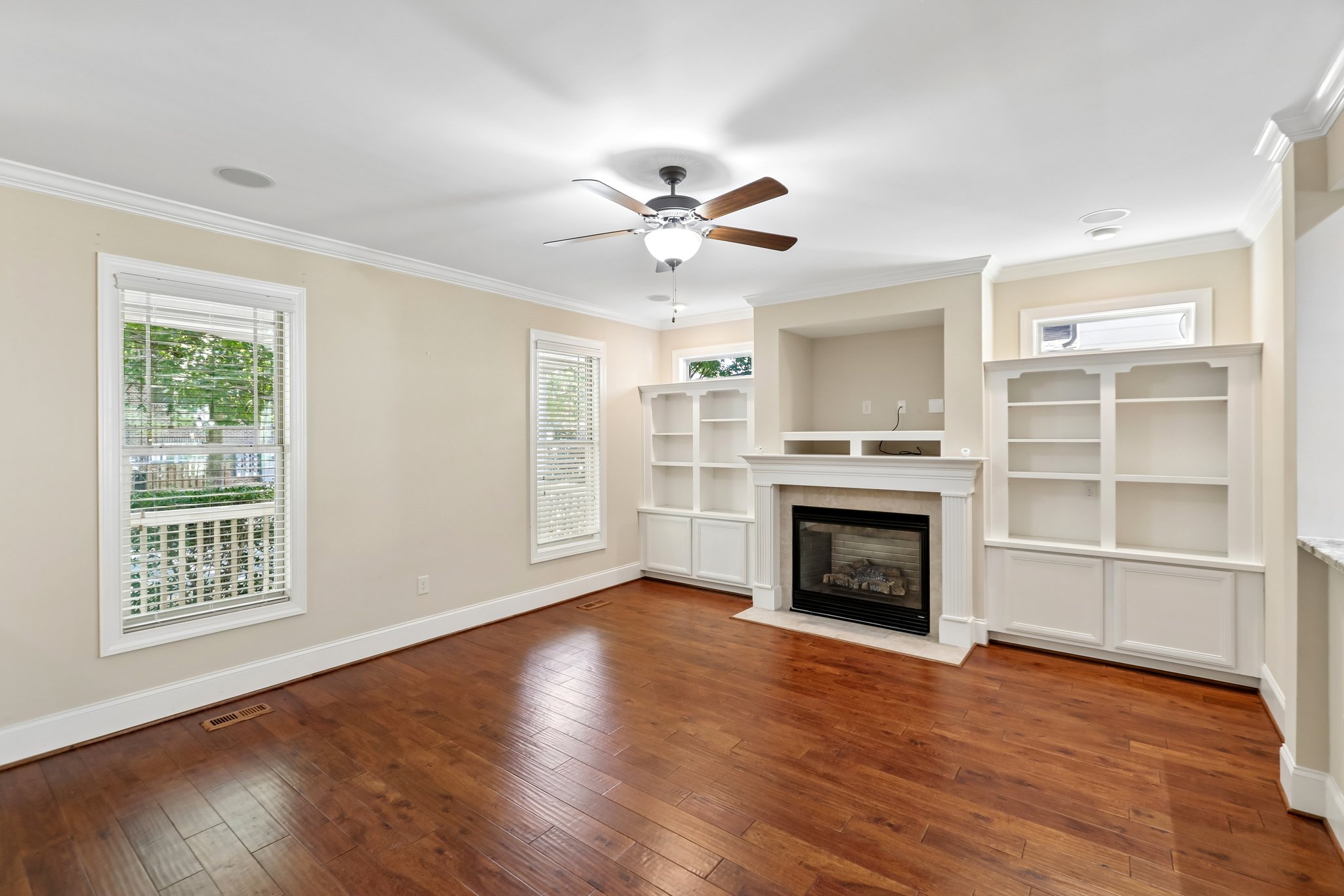 Photo 3 of 29 of 1214 Ileagnes Rd, Raleigh, NC