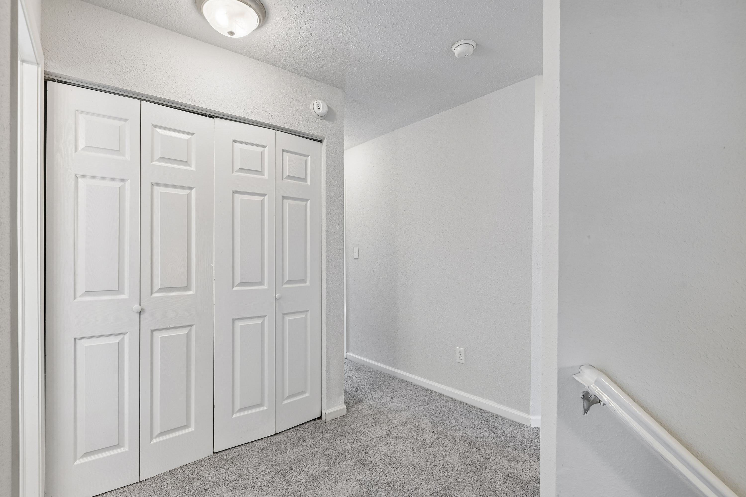 Photo 14 of 43 of 2327 Rostock Ct, Indianapolis, IN