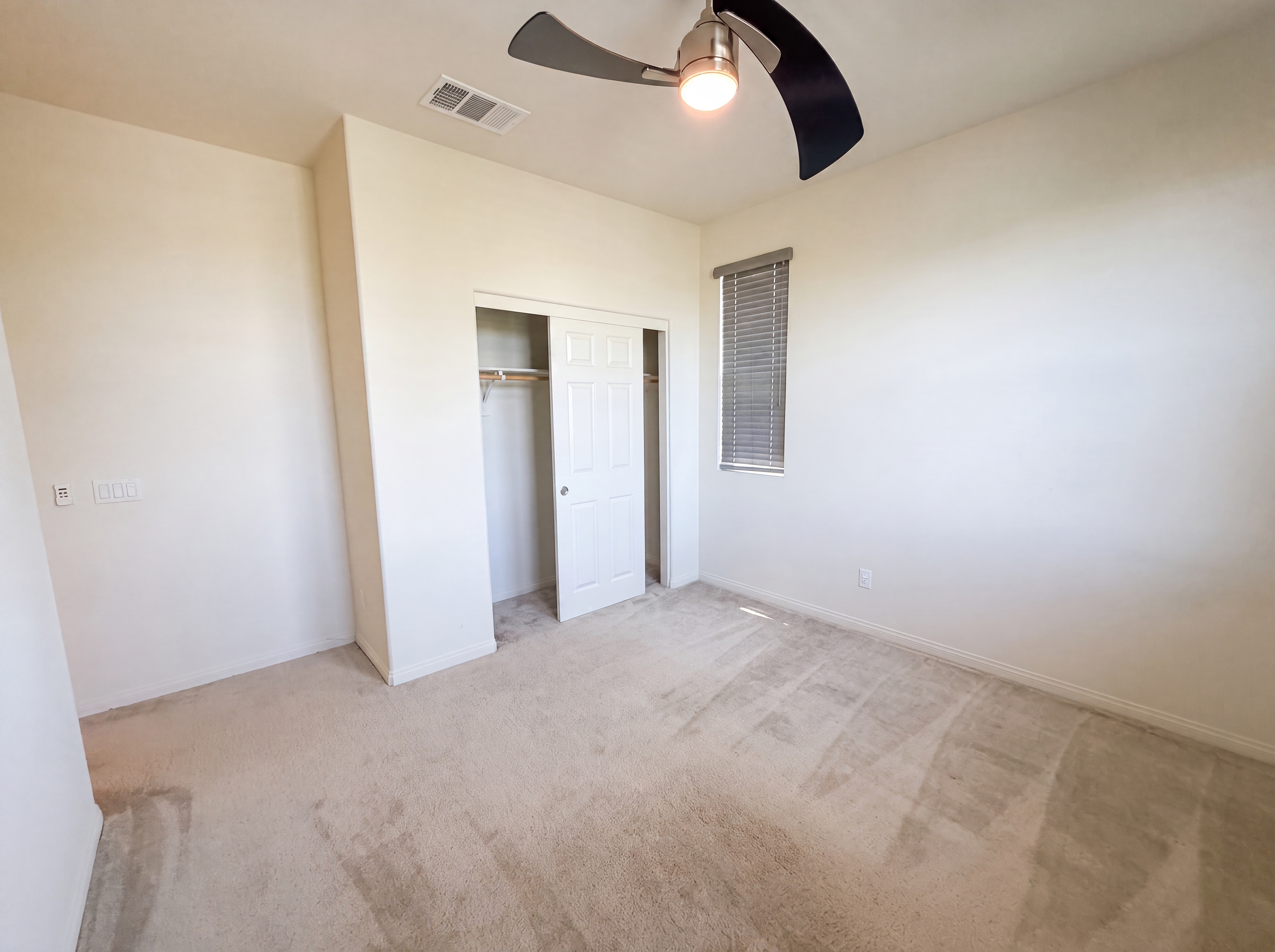 Photo 9 of 24 of 1182 Woodbury Ln, Mentone, CA