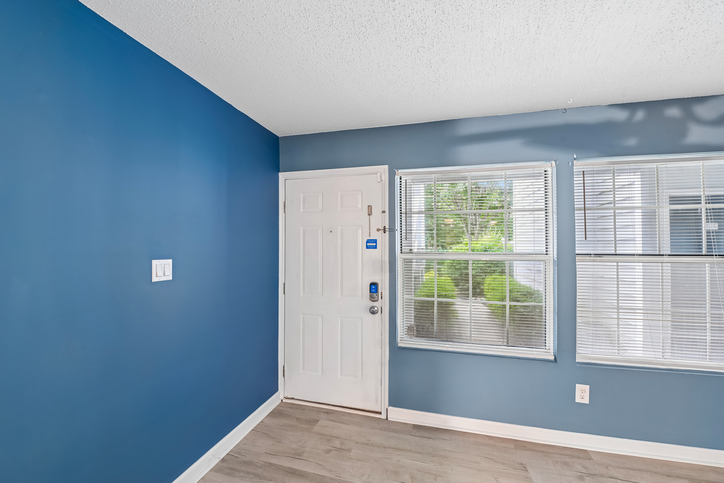 Photo 17 of 27 of 4900 Avenida Del Sol Dr, Raleigh, NC