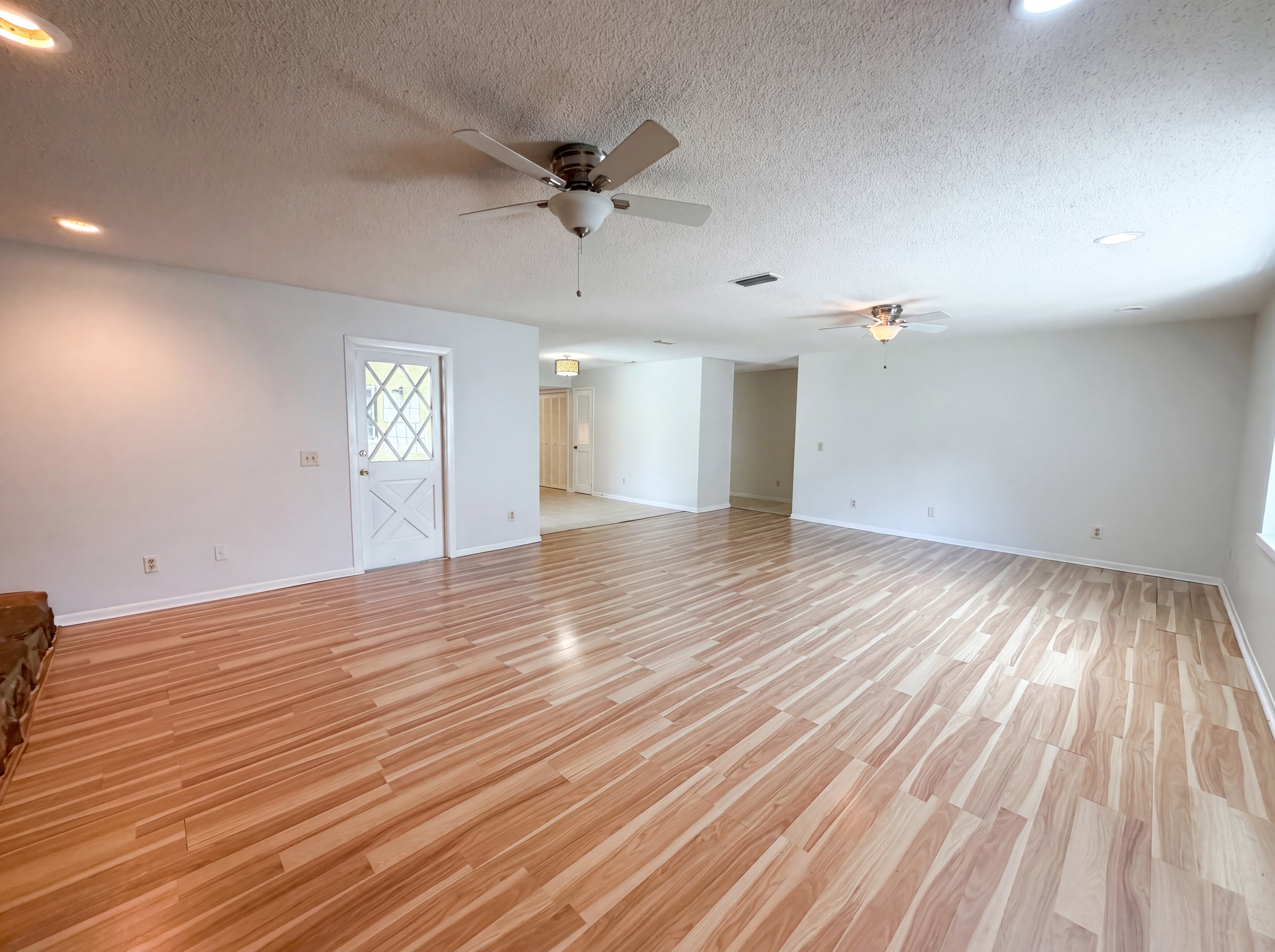 Photo 8 of 29 of 2534 Victarra Cir, Lutz, FL