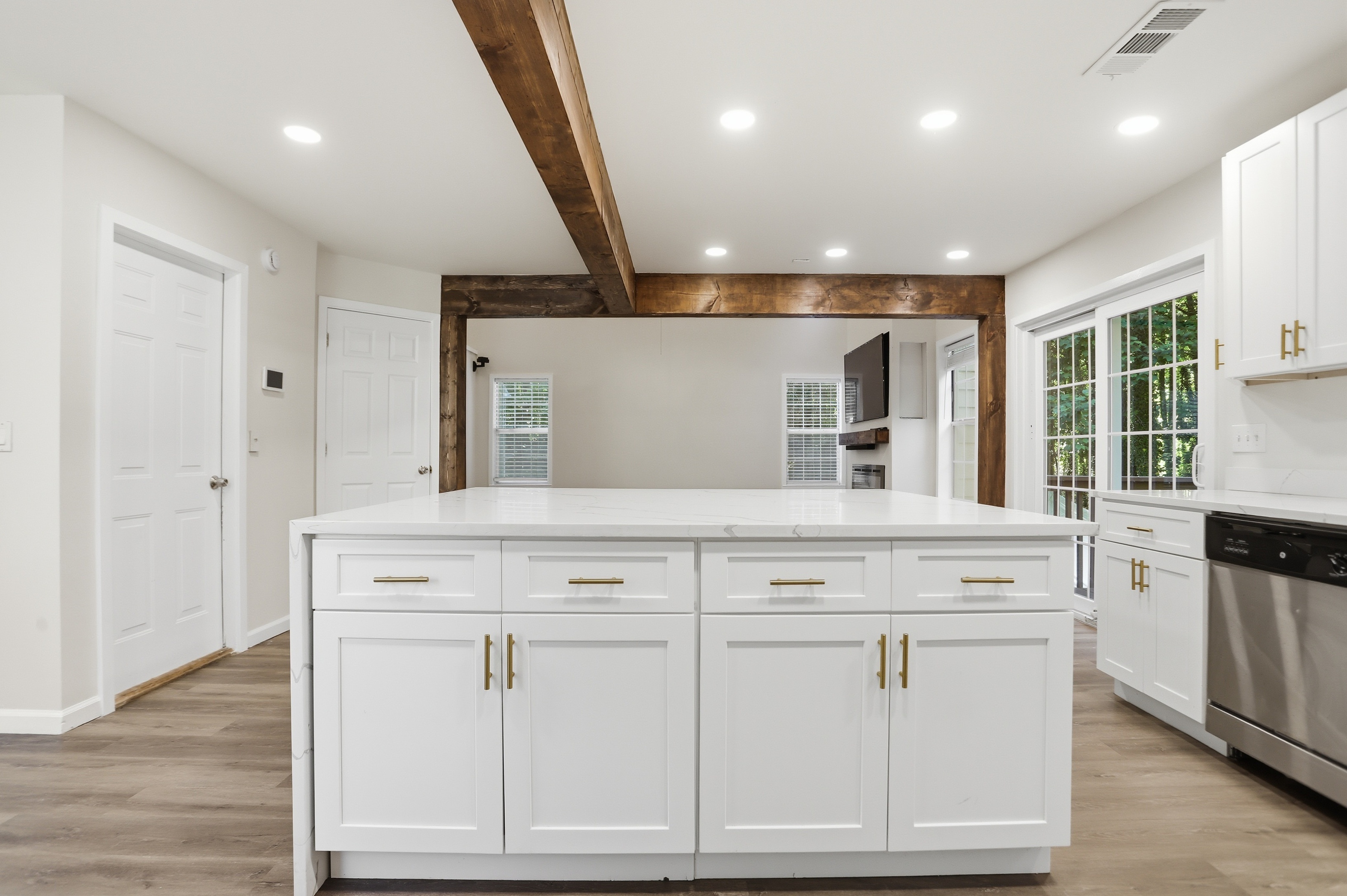 Photo 11 of 34 of 3566 Dyer Parke Ln SW, Marietta, GA