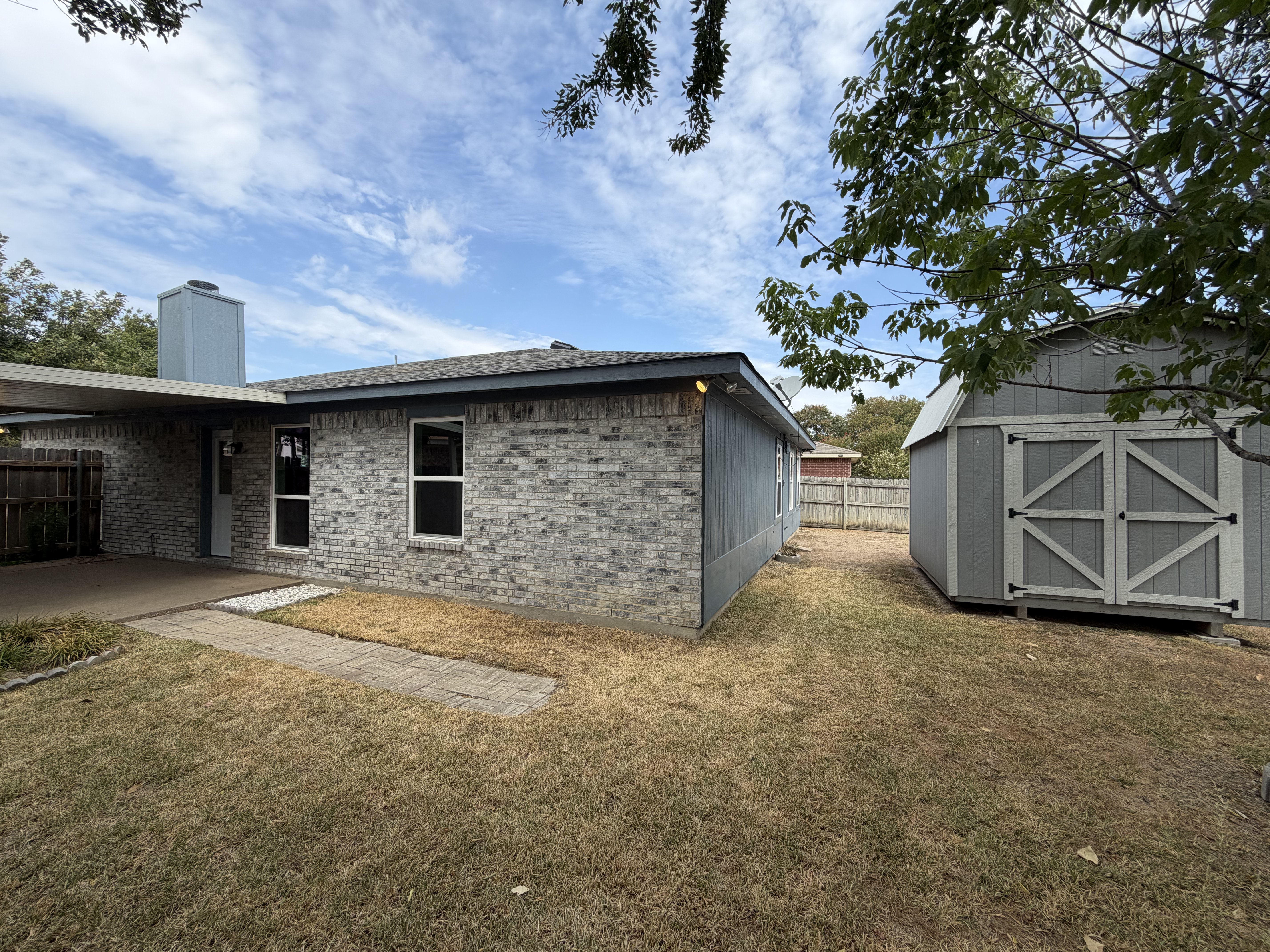 Photo 5 of 14 of 713 Buddy L Dr, Fort Worth, TX