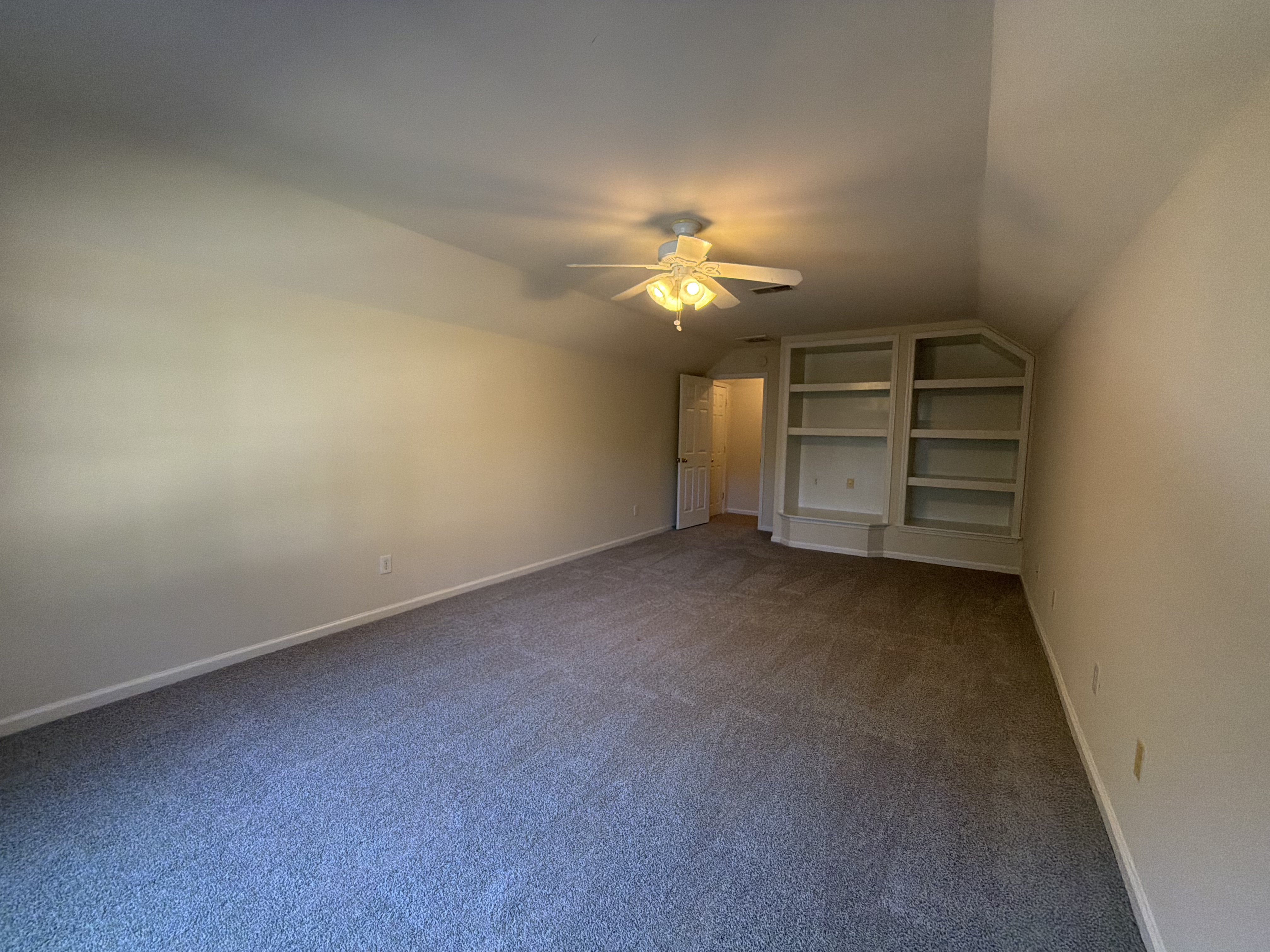 Photo 10 of 26 of 580 Pointe Of Oaks Rd, Summerville, SC