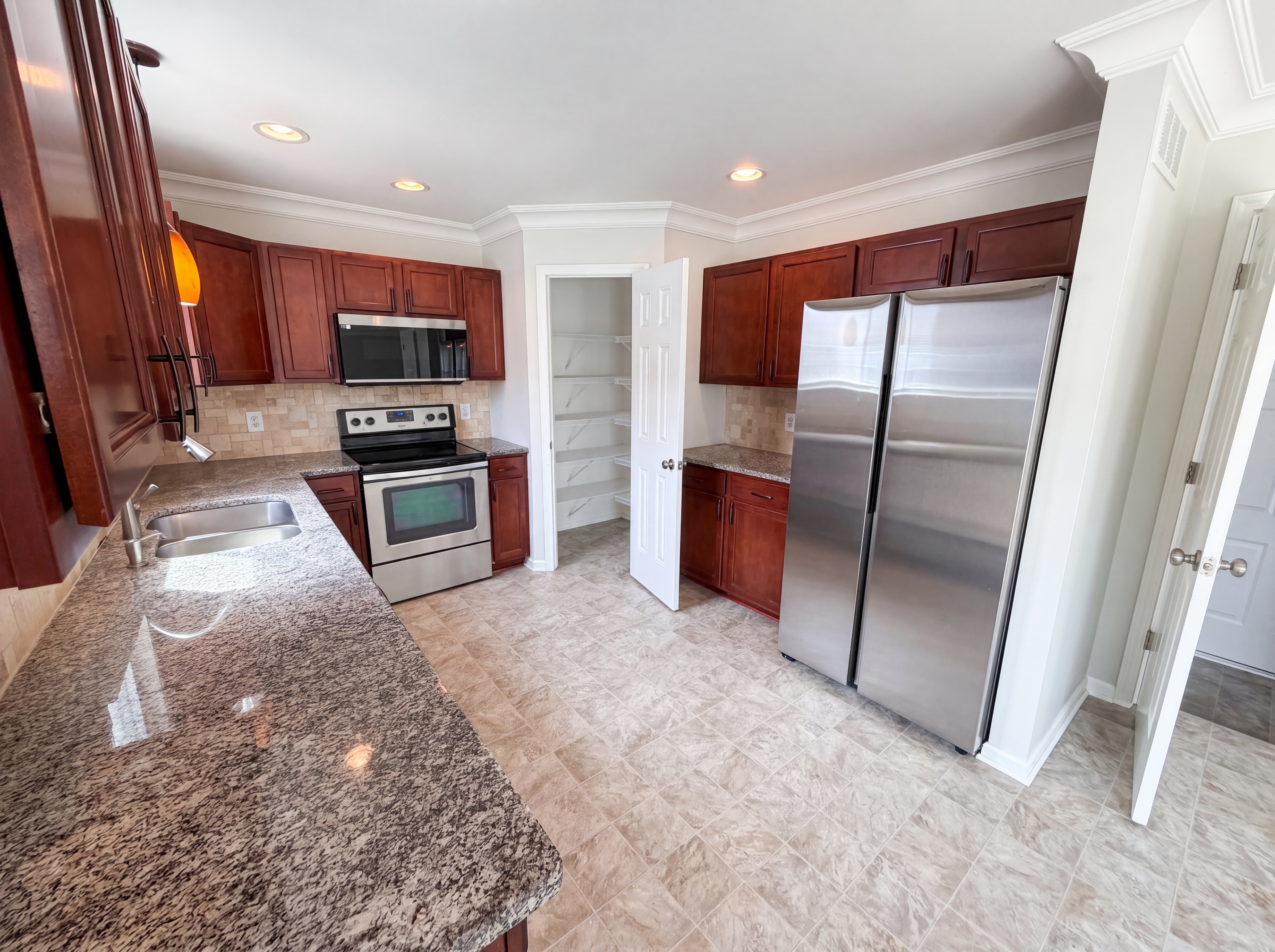 Photo 11 of 44 of 42824 Greystone Dr, Sterling Heights, MI