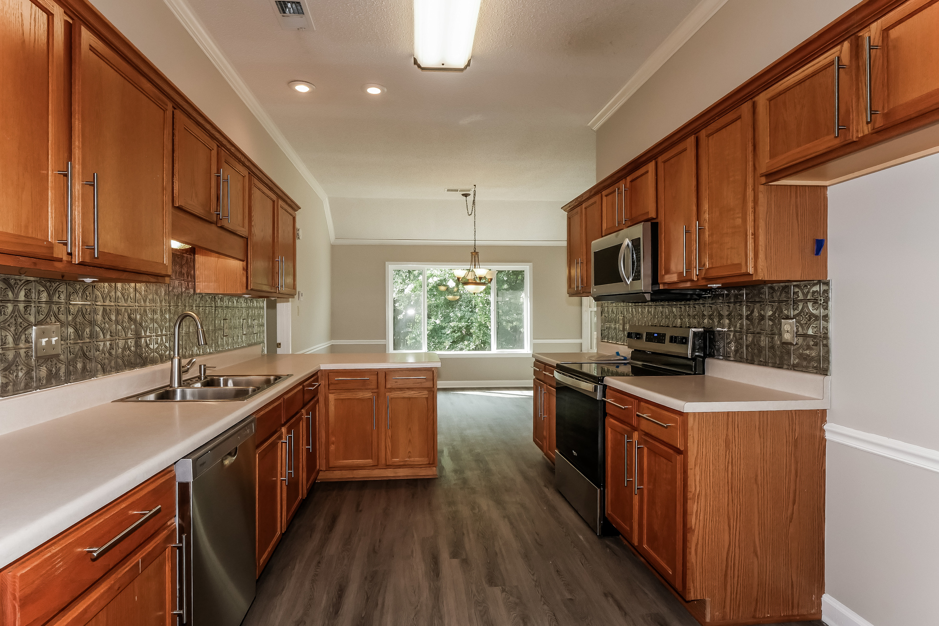 Photo 11 of 21 of 4635 Shadow Field Ln, Bartlett, TN