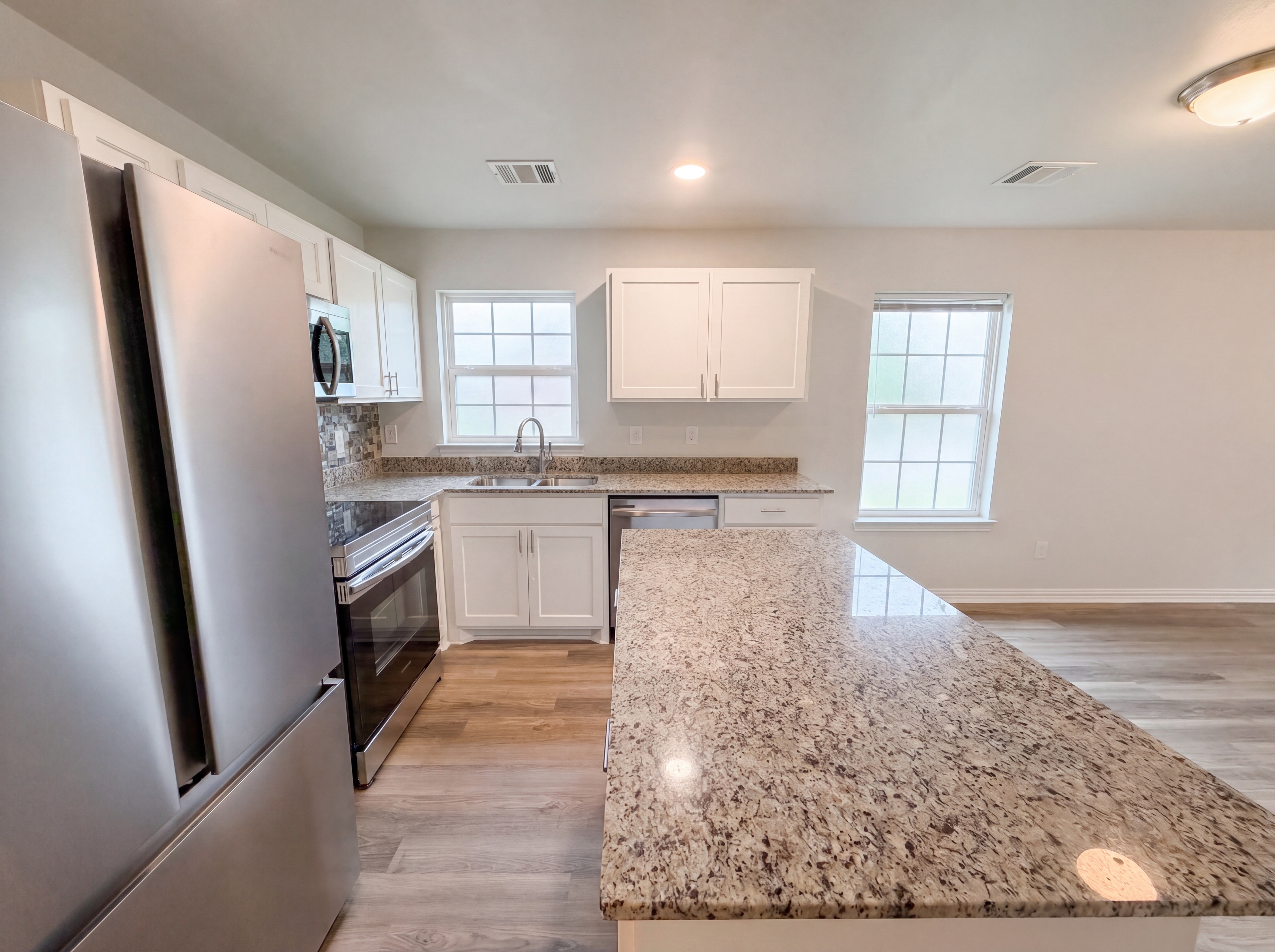 Photo 7 of 16 of 1739 McBroom St, Dallas, TX