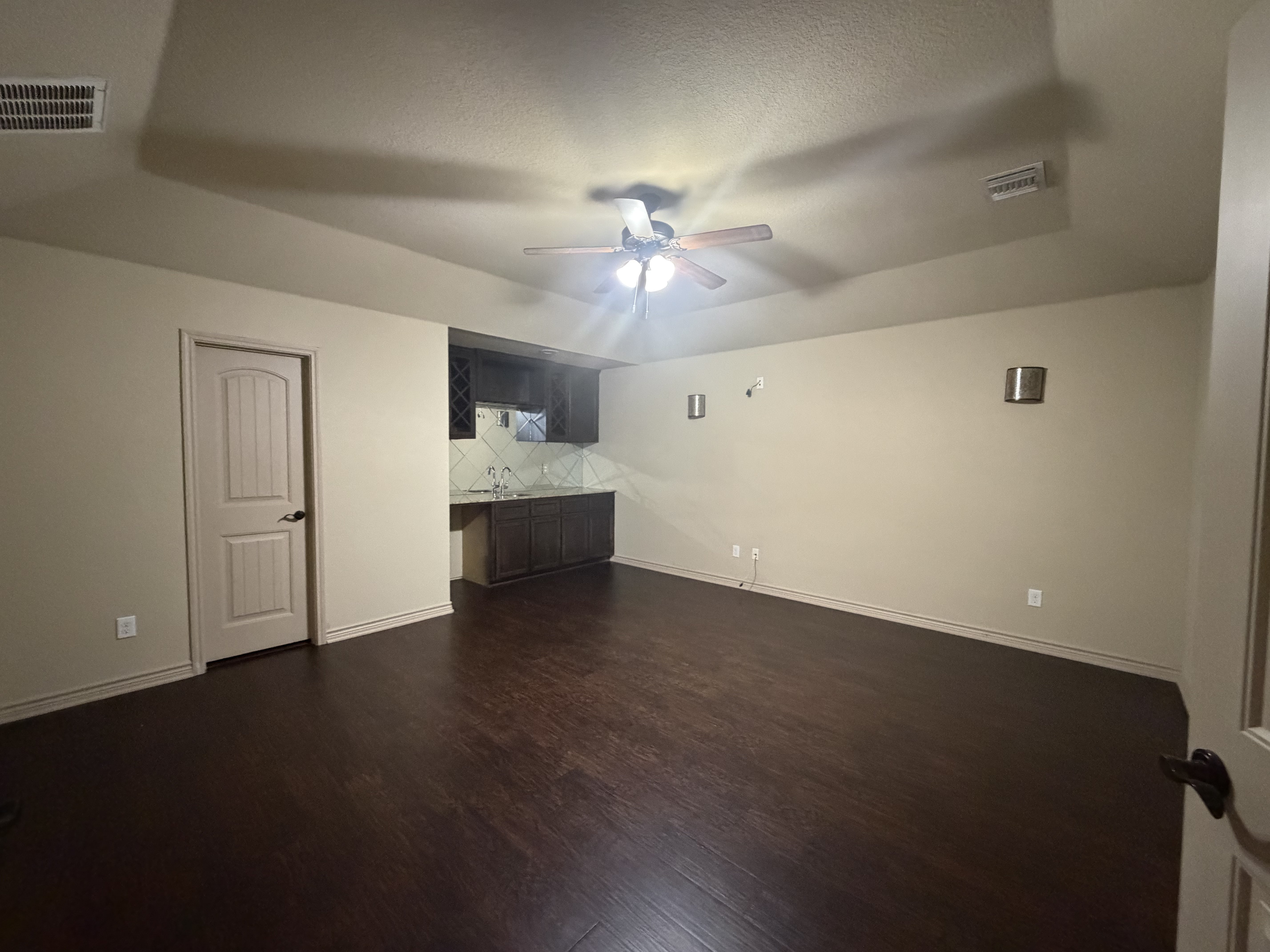 Photo 16 of 20 of 206 County Road 4774, Kempner, TX