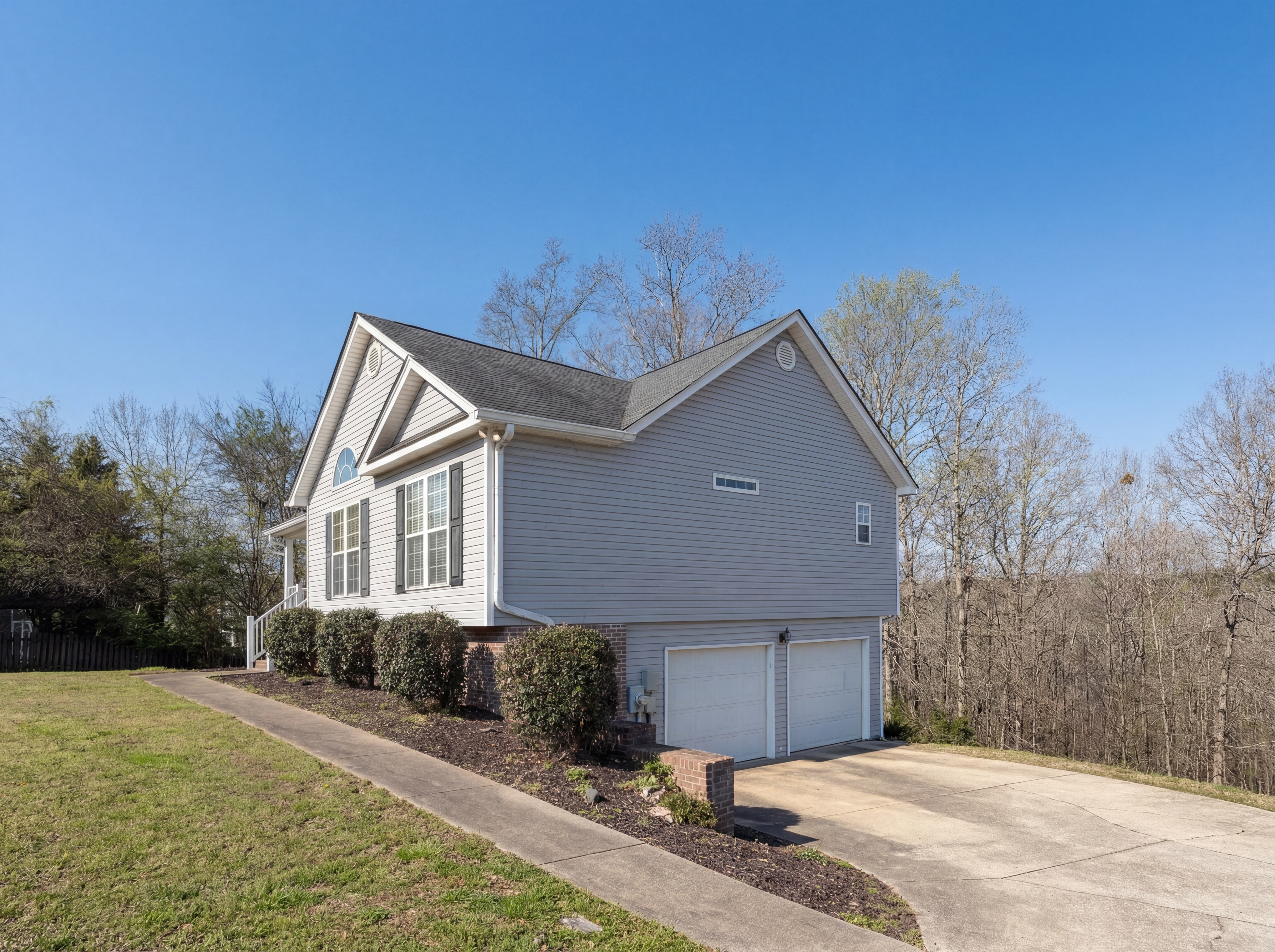 Photo 11 of 24 of 6937 Bucksland Dr, Ooltewah, TN