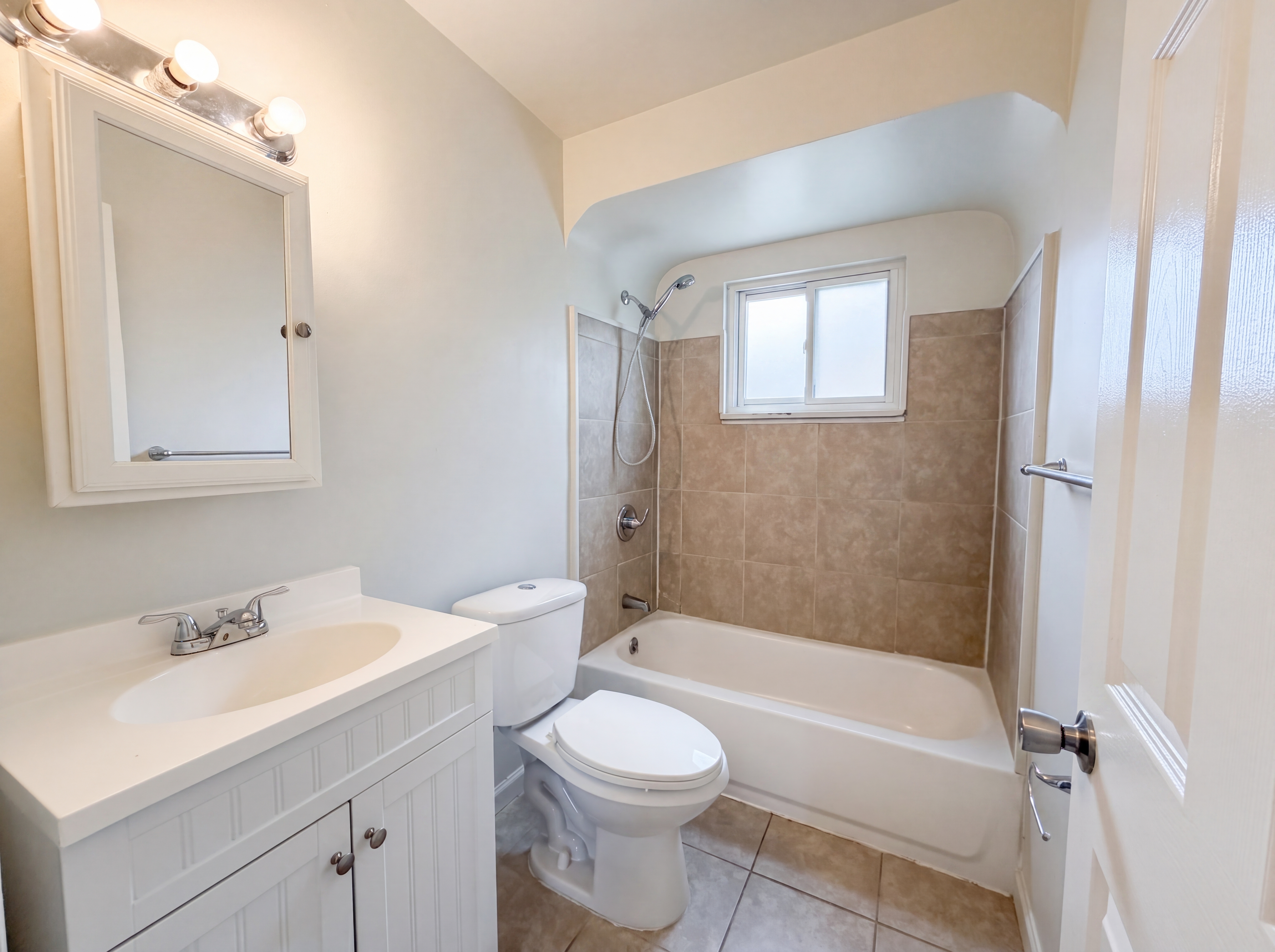 Photo 9 of 20 of 8069 Beaverland, Redford, MI