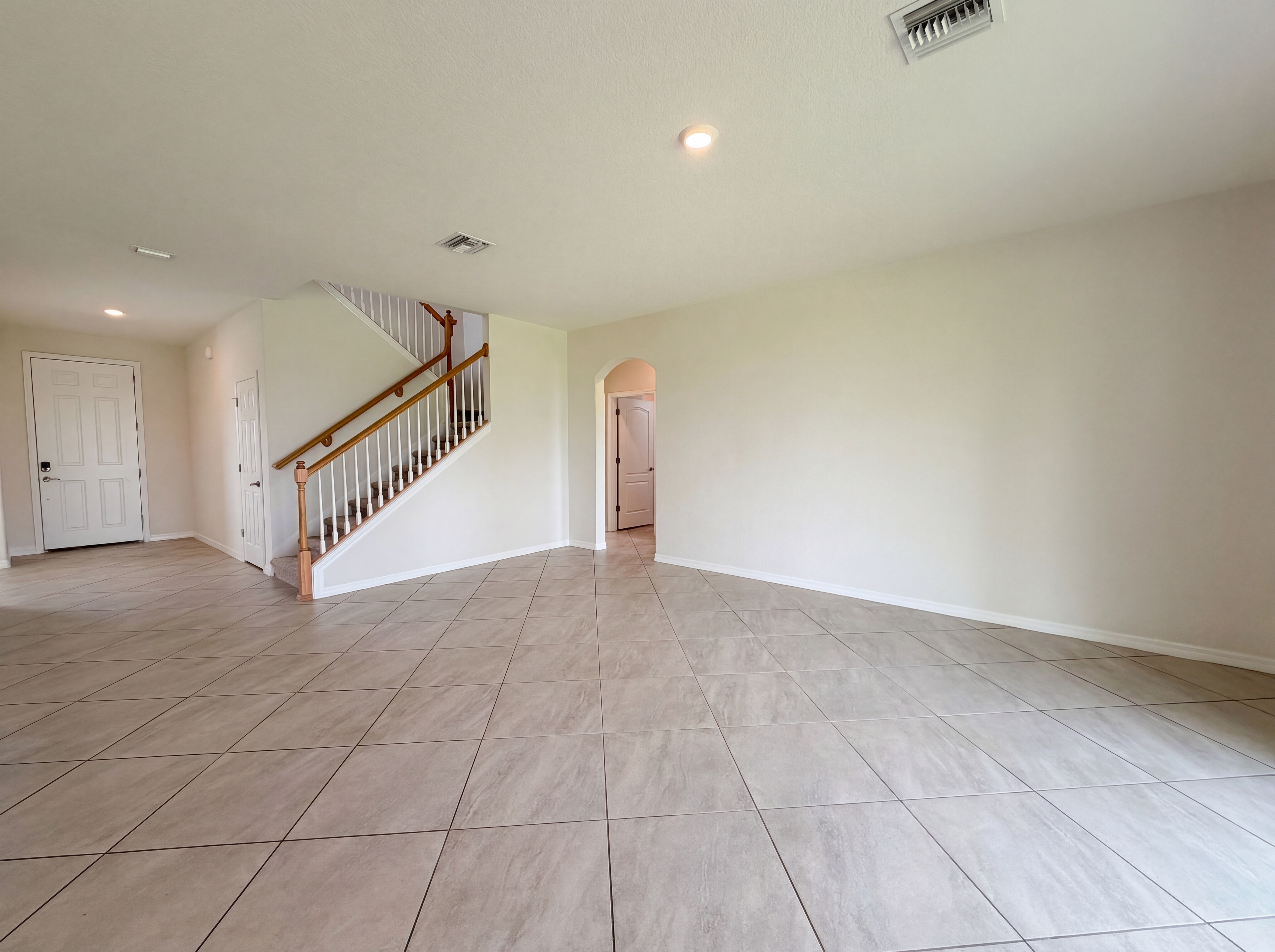 Photo 3 of 35 of 14102 Vindel Cir, Fort Myers, FL