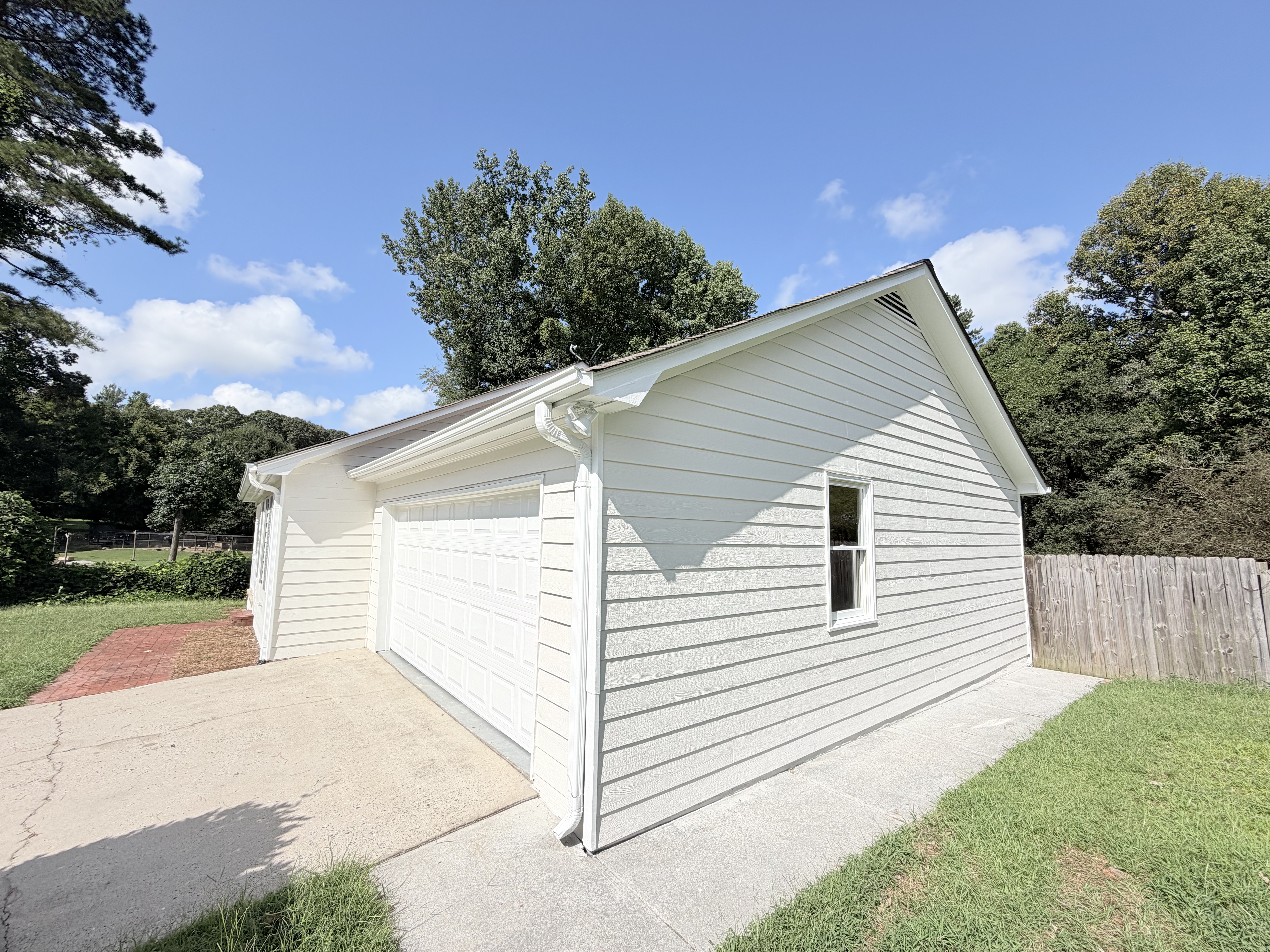 Photo 19 of 20 of 806 Ruswood Rd, Winder, GA