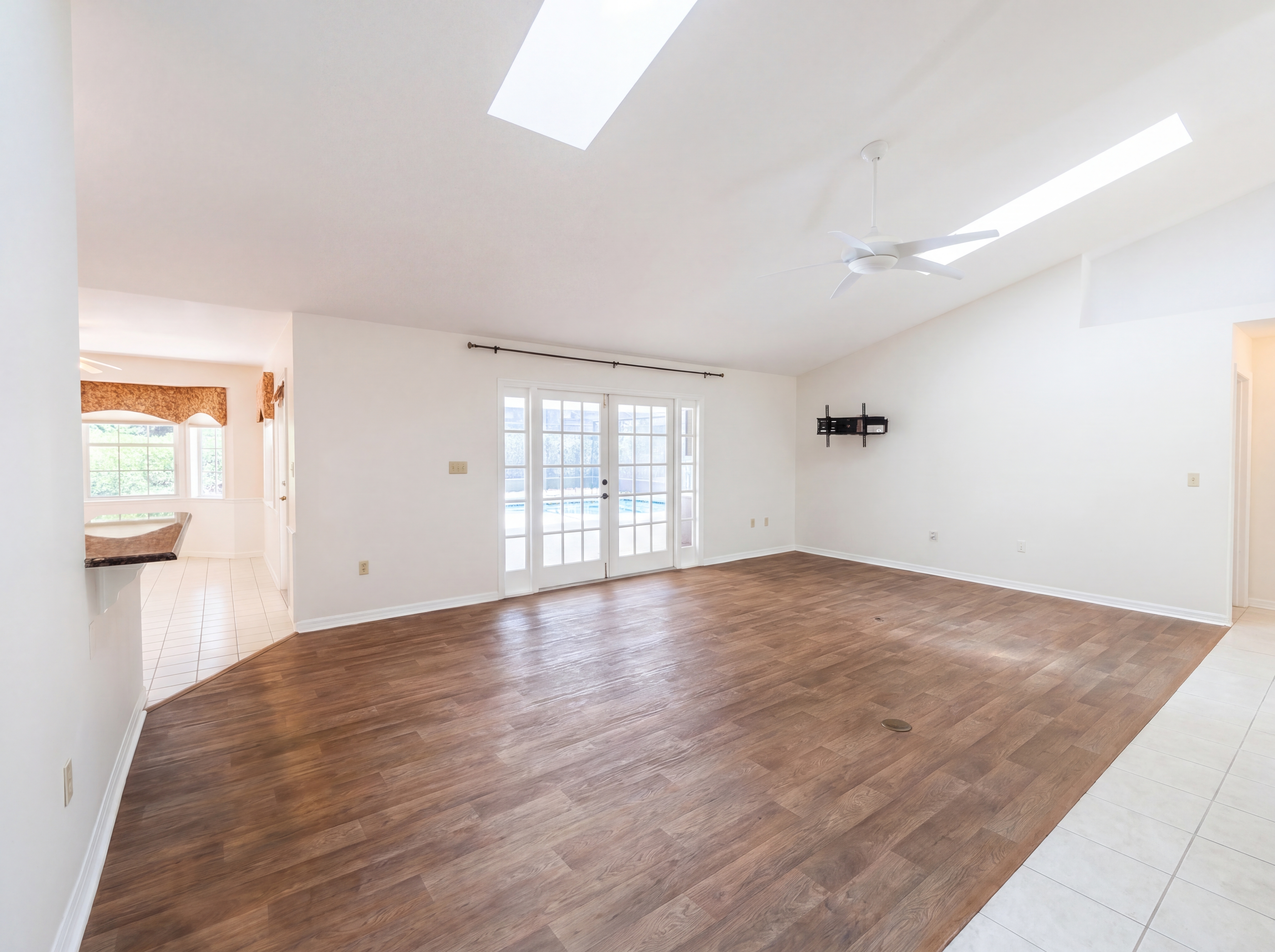 Photo 3 of 19 of 1543 Chaucer Ct, Deland, FL